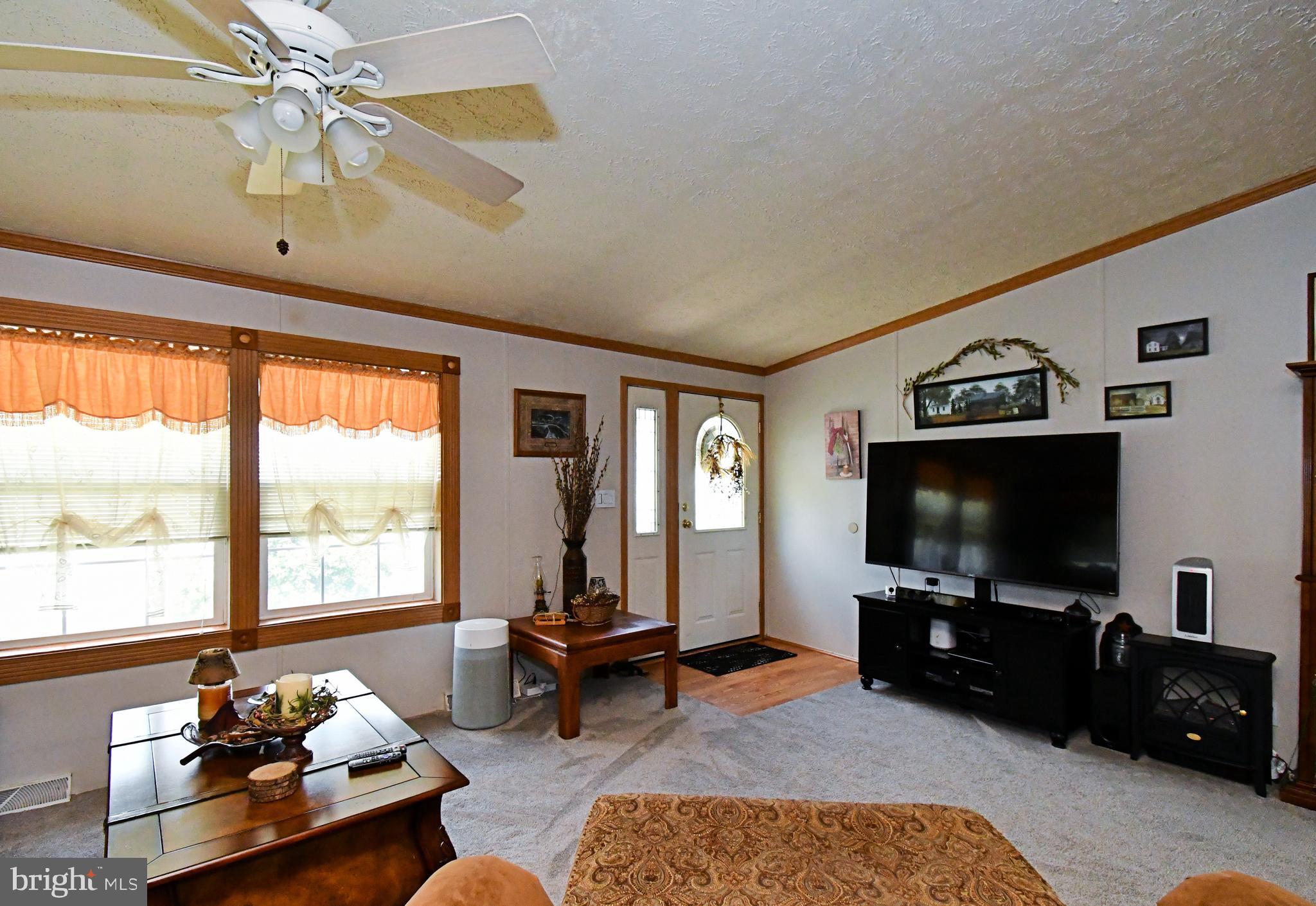 BREEZY ACRES - Residential