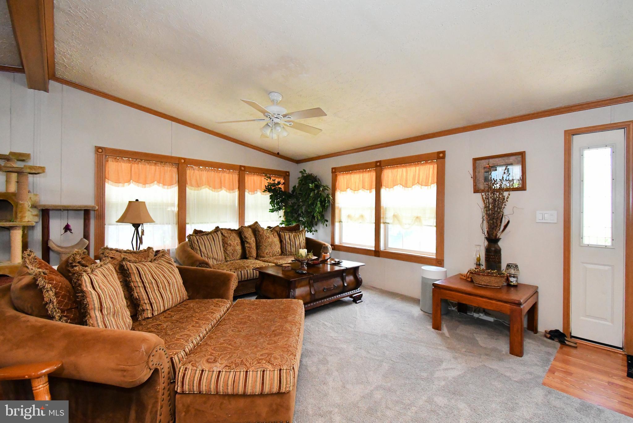 BREEZY ACRES - Residential