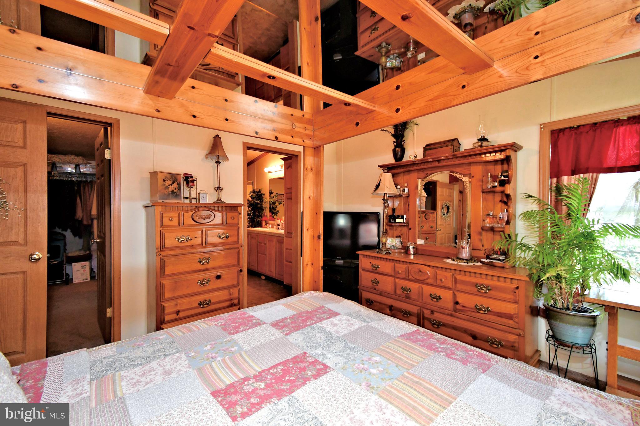 BREEZY ACRES - Residential