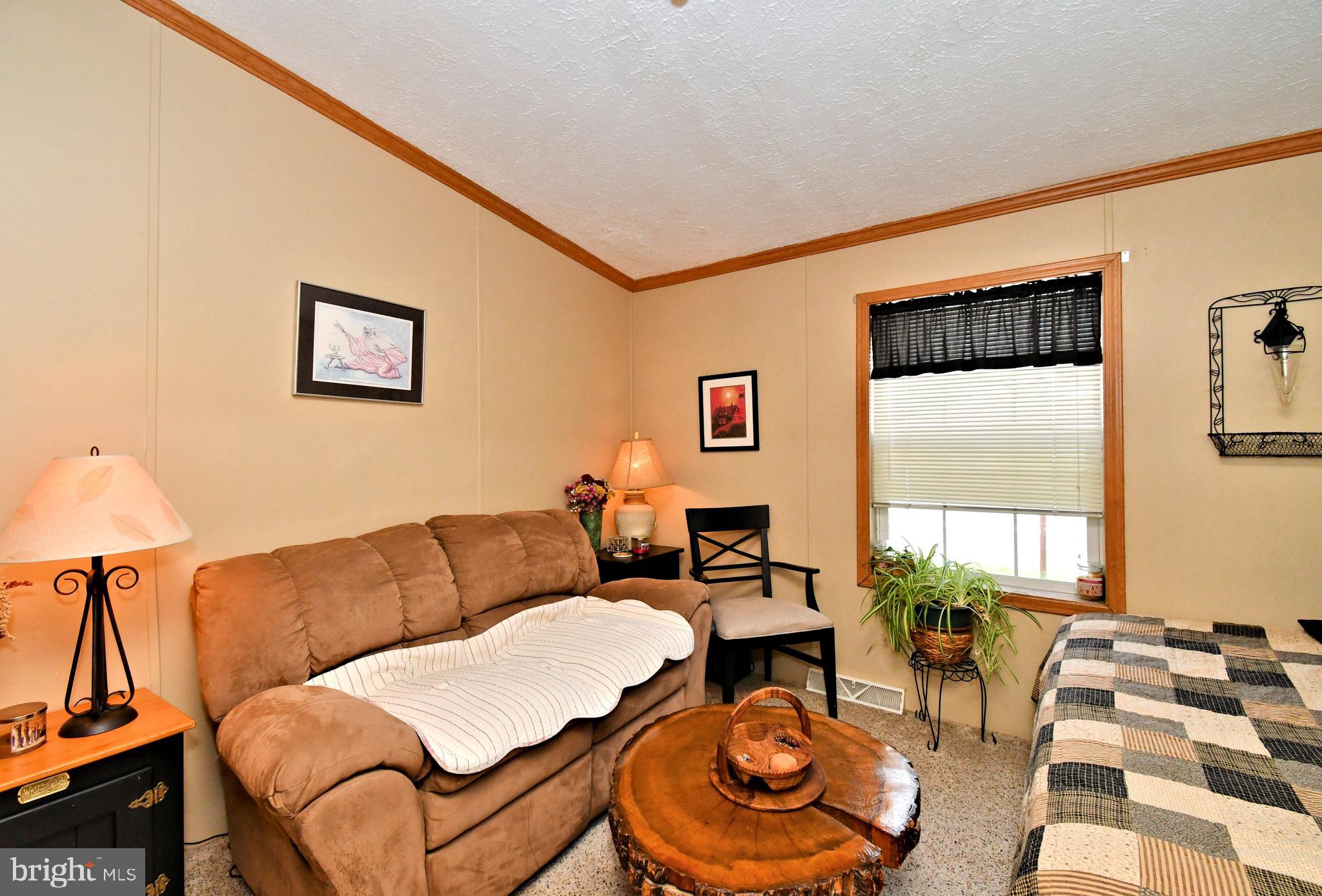 BREEZY ACRES - Residential