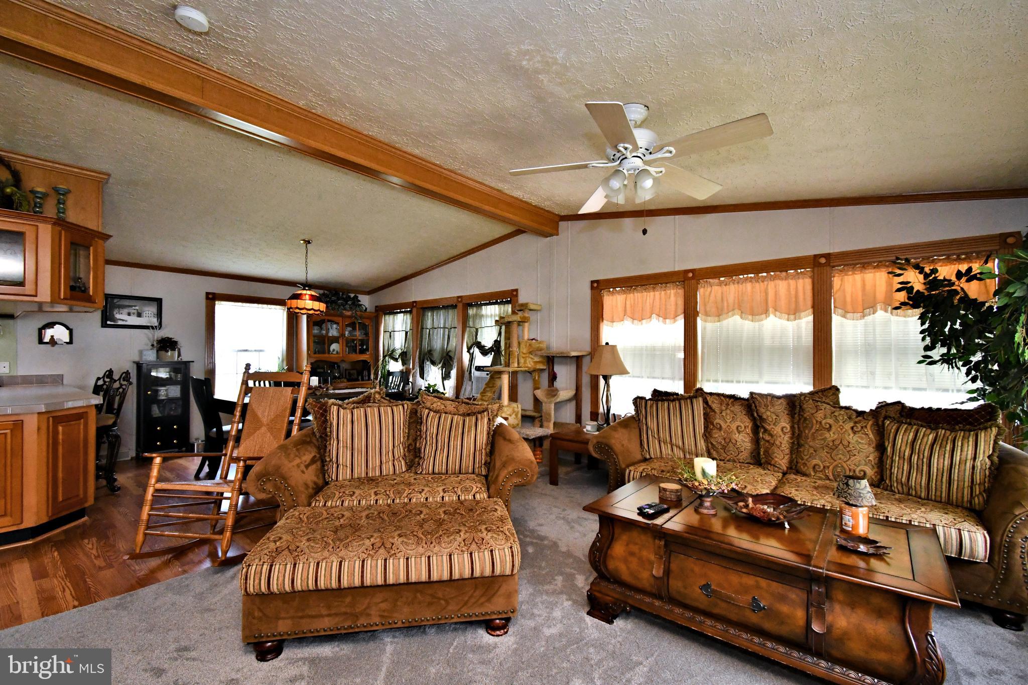 BREEZY ACRES - Residential