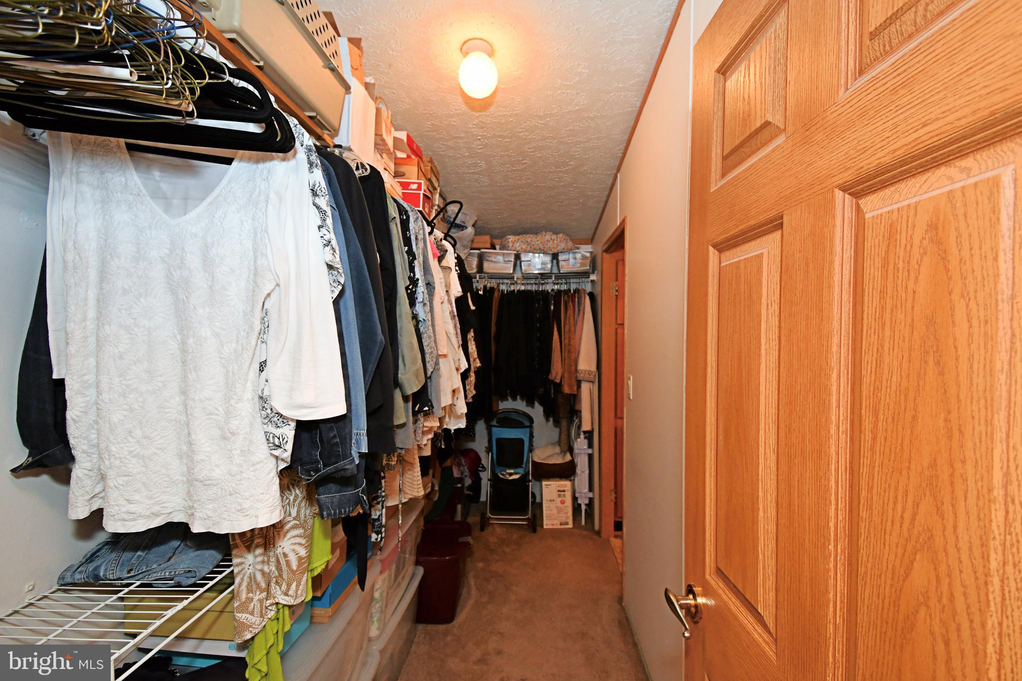 BREEZY ACRES - Residential