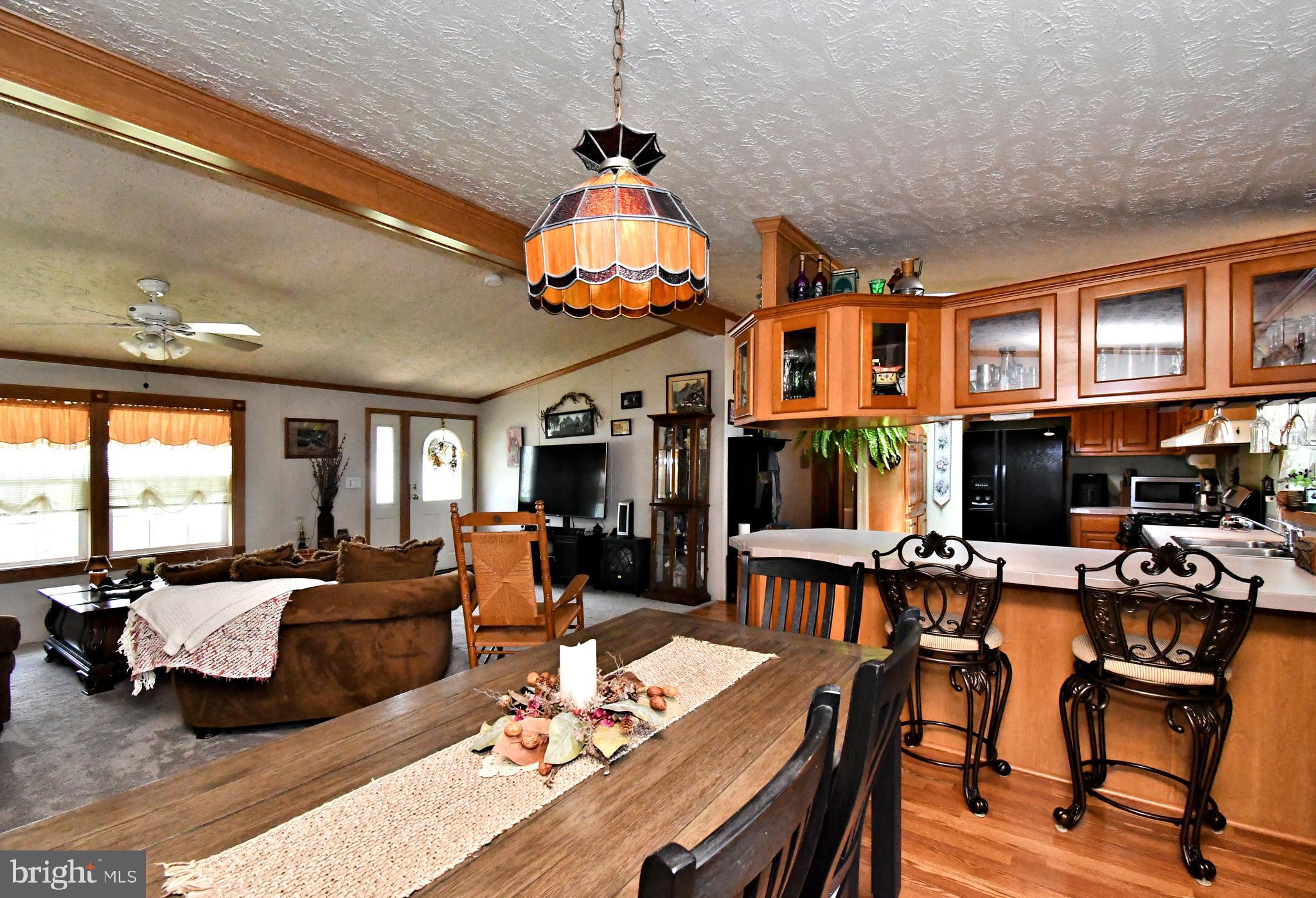 BREEZY ACRES - Residential