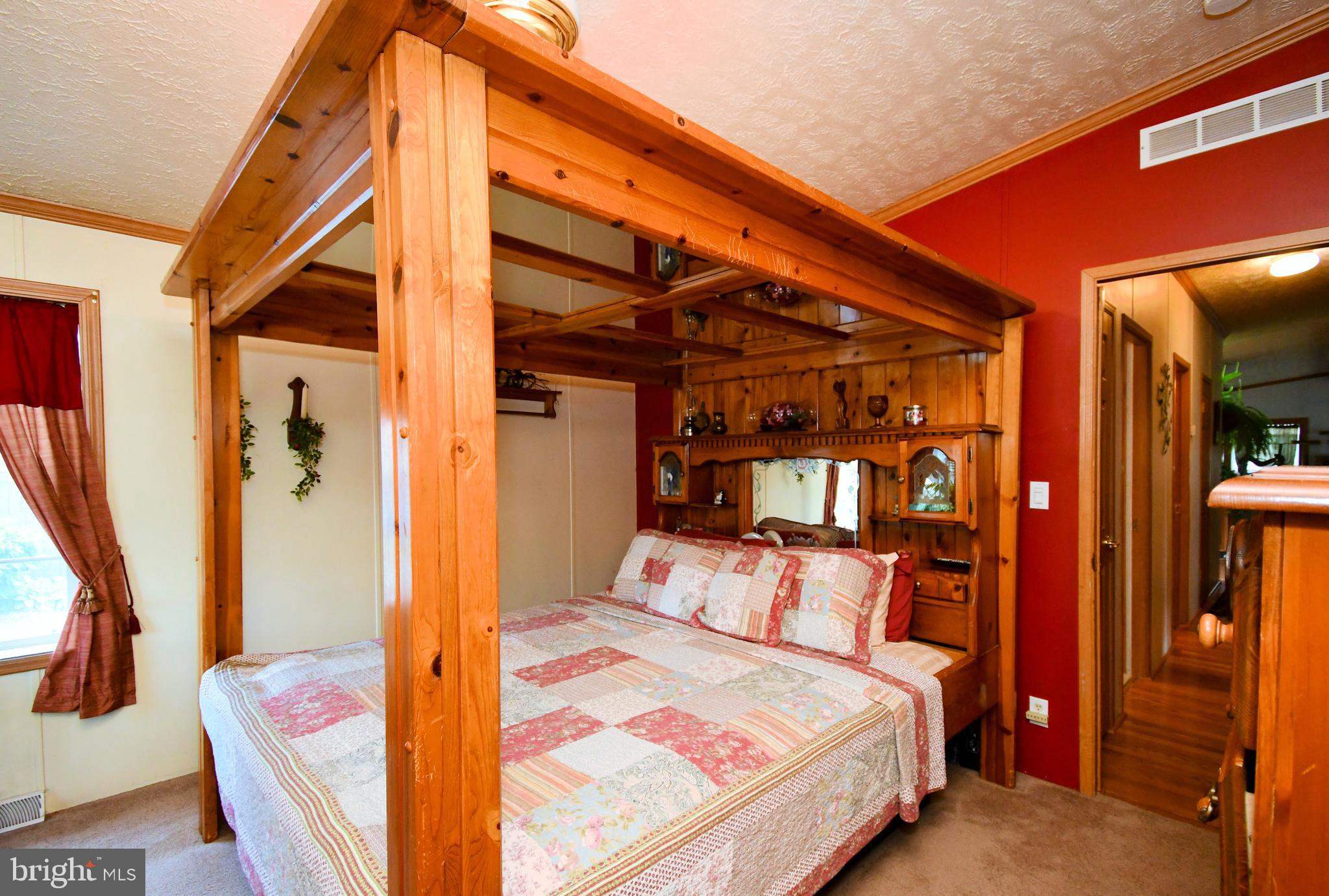 BREEZY ACRES - Residential