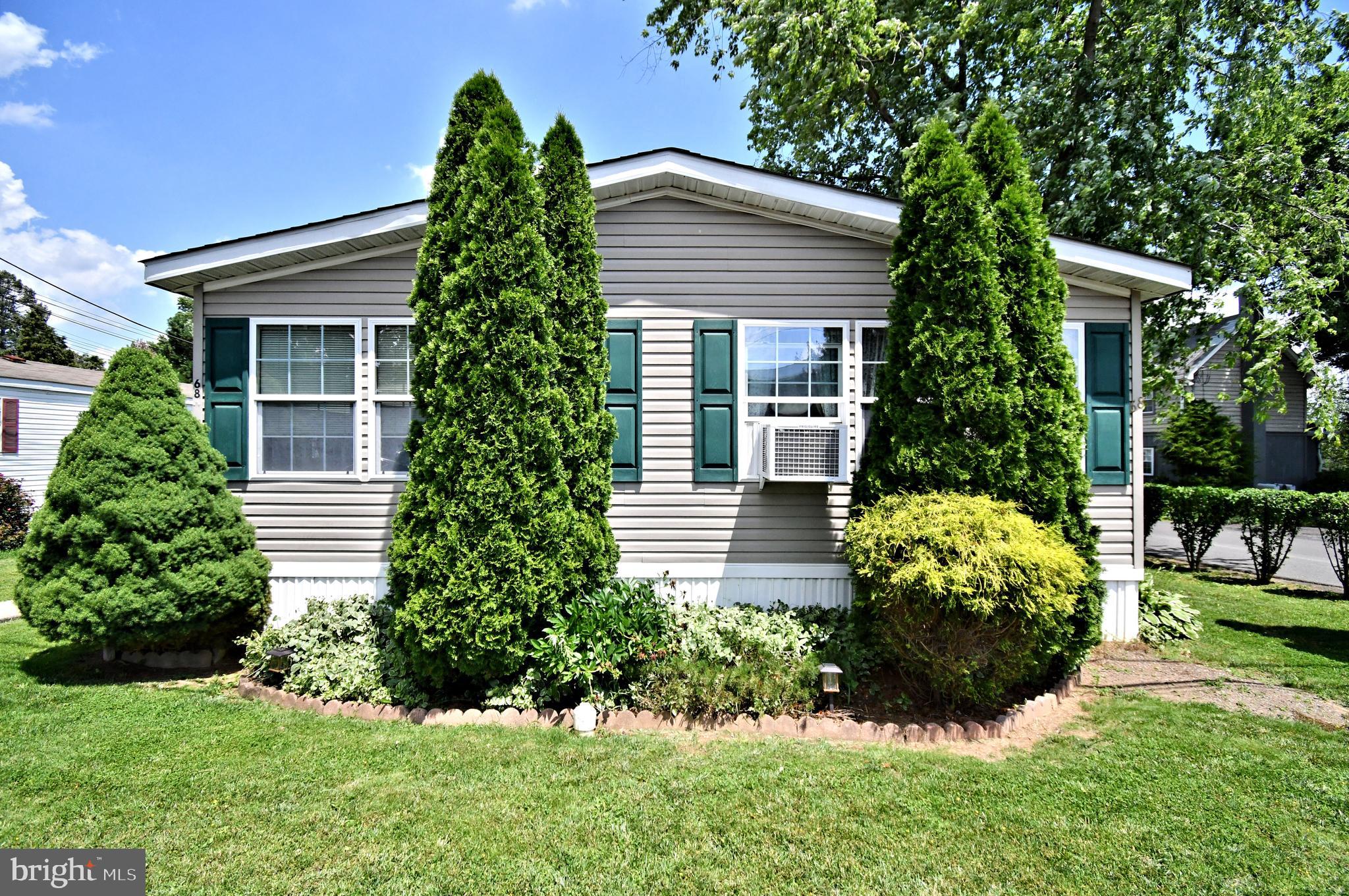 BREEZY ACRES - Residential