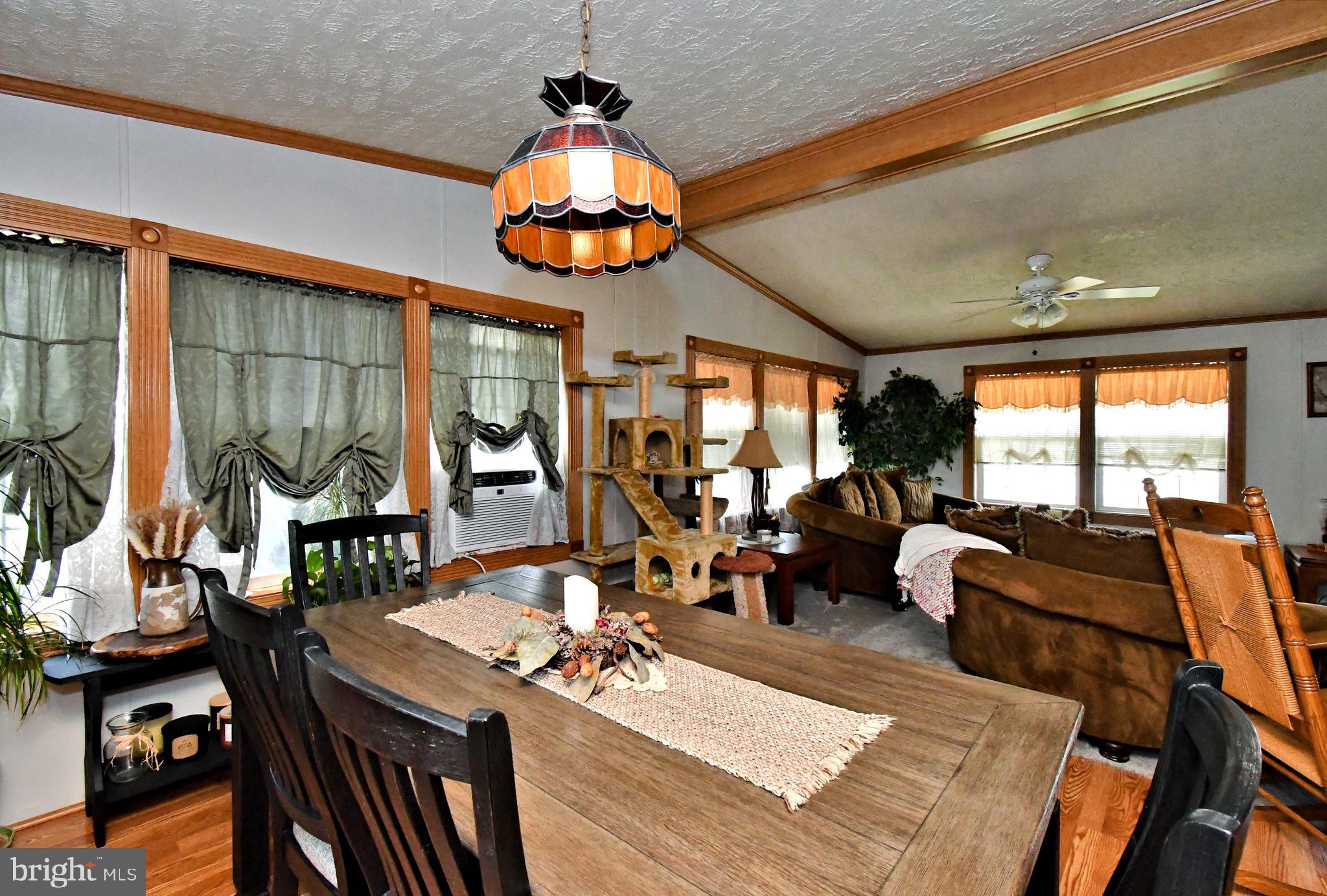 BREEZY ACRES - Residential