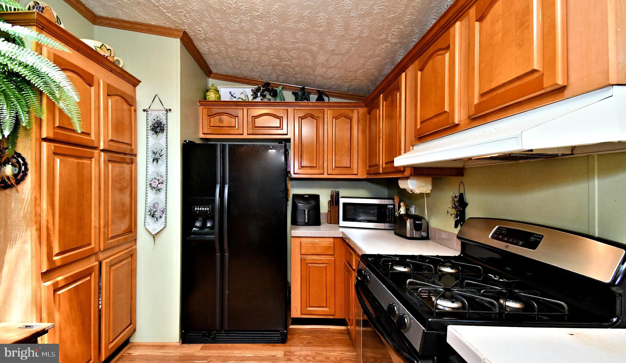 BREEZY ACRES - Residential