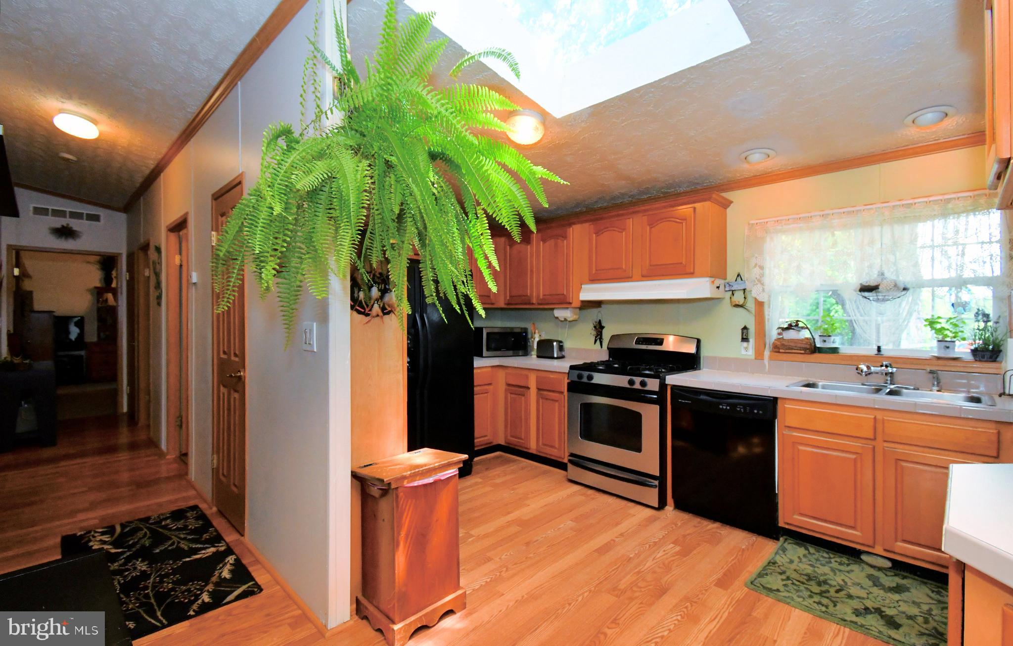 BREEZY ACRES - Residential