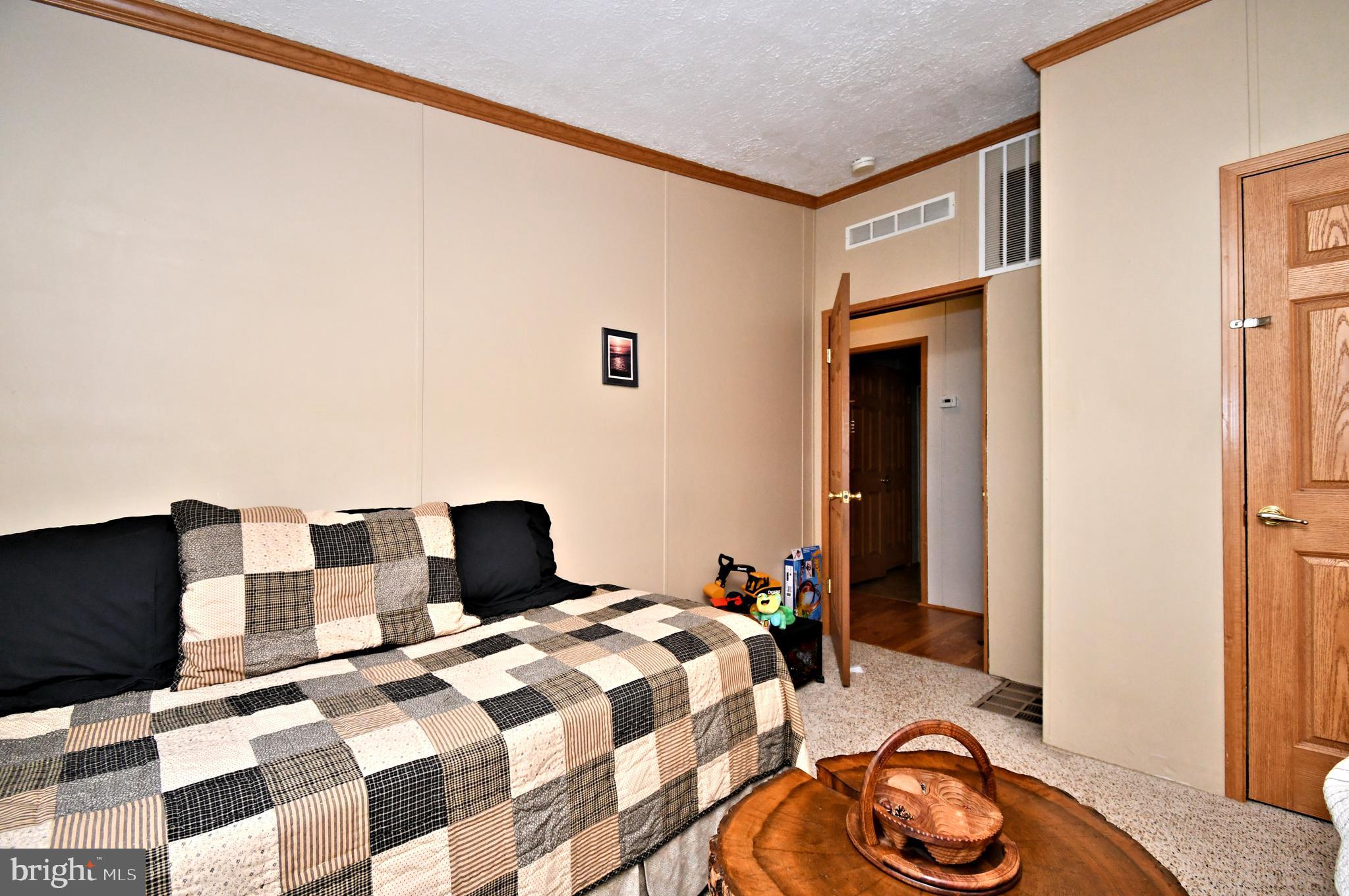 BREEZY ACRES - Residential