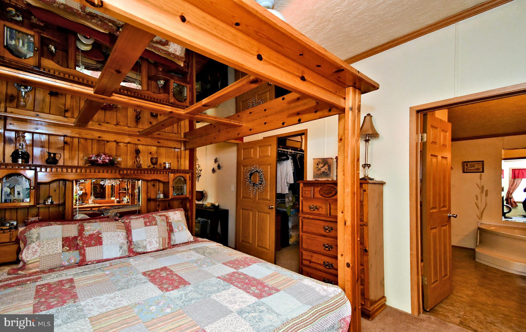 BREEZY ACRES - Residential