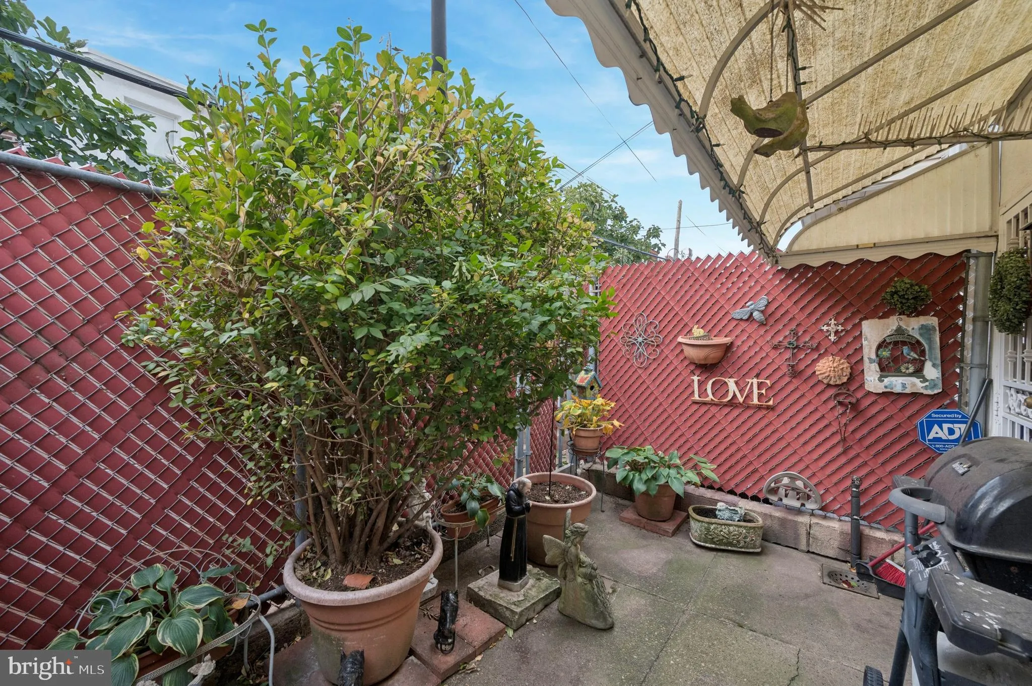 Philadelphia, Pennsylvania 19147, United States, 3 Bedrooms Bedrooms, ,2 BathroomsBathrooms,Residential,Active,245084