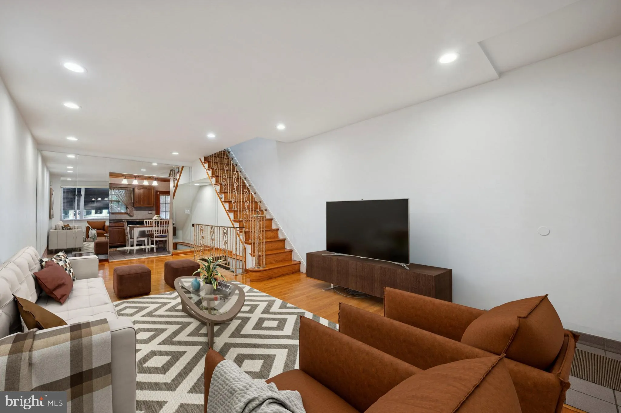 Philadelphia, Pennsylvania 19147, United States, 3 Bedrooms Bedrooms, ,2 BathroomsBathrooms,Residential,Active,245084