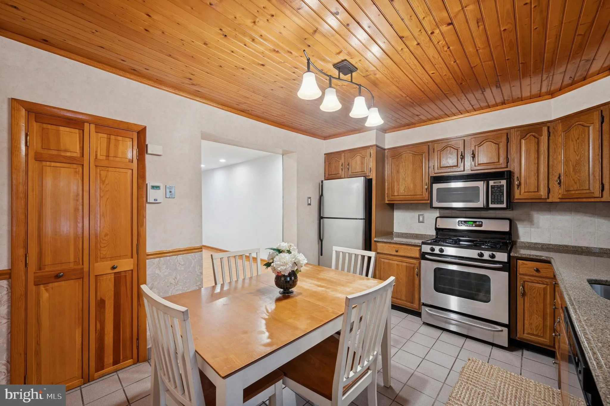 Philadelphia, Pennsylvania 19147, United States, 3 Bedrooms Bedrooms, ,2 BathroomsBathrooms,Residential,Active,245084