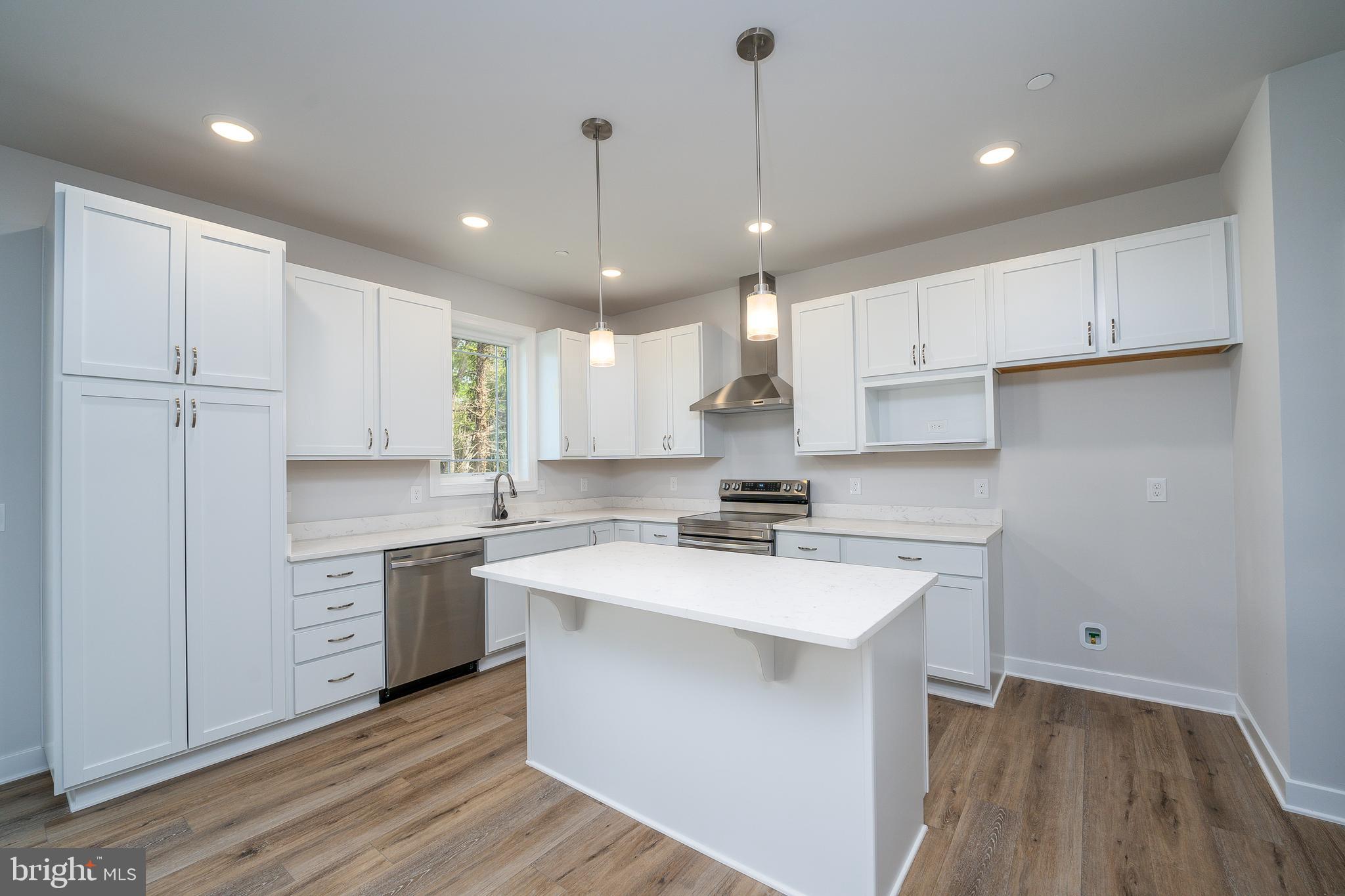 THOMPSON FARMS - Residential