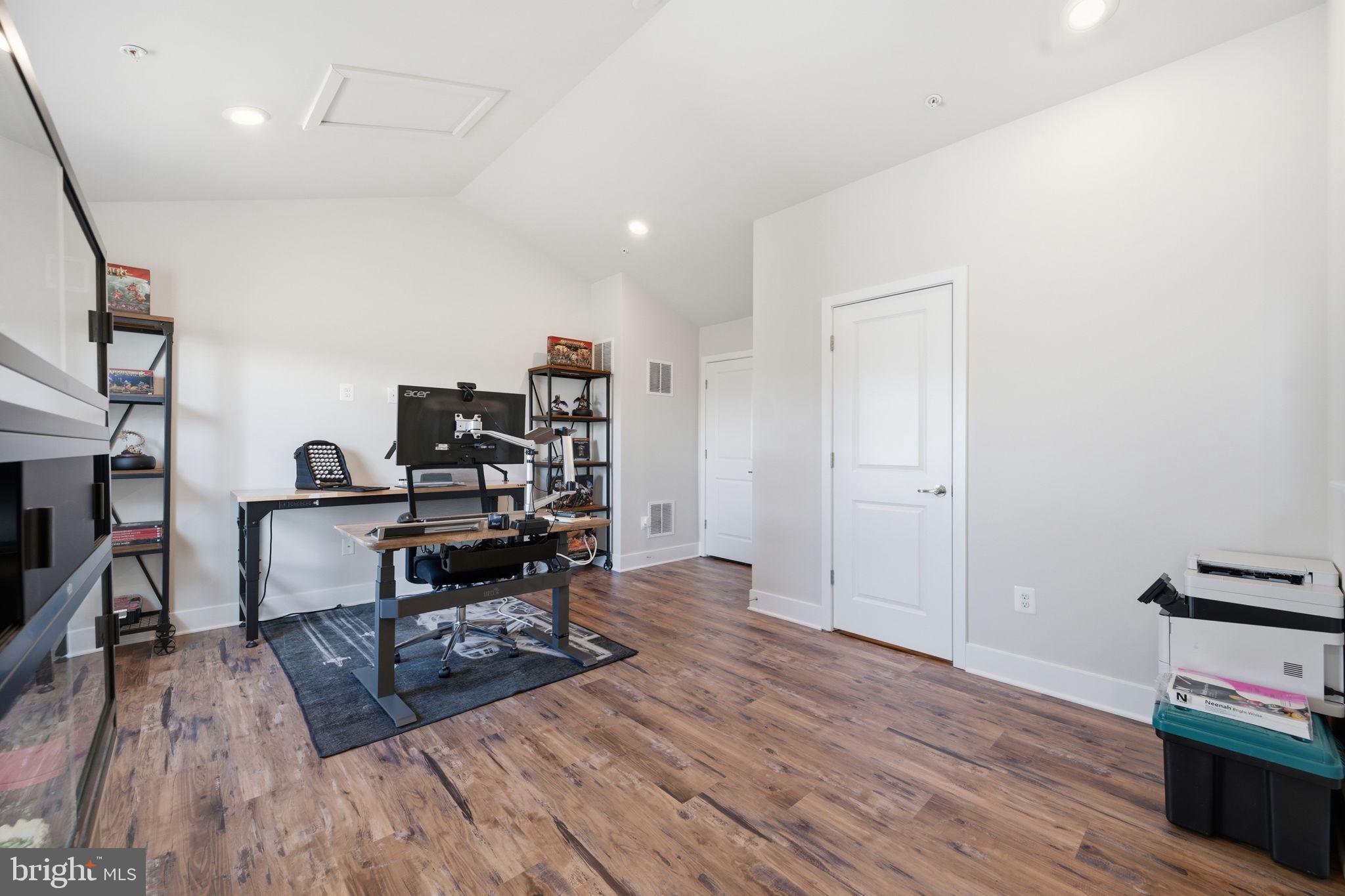 BLUE STREAM - Residential