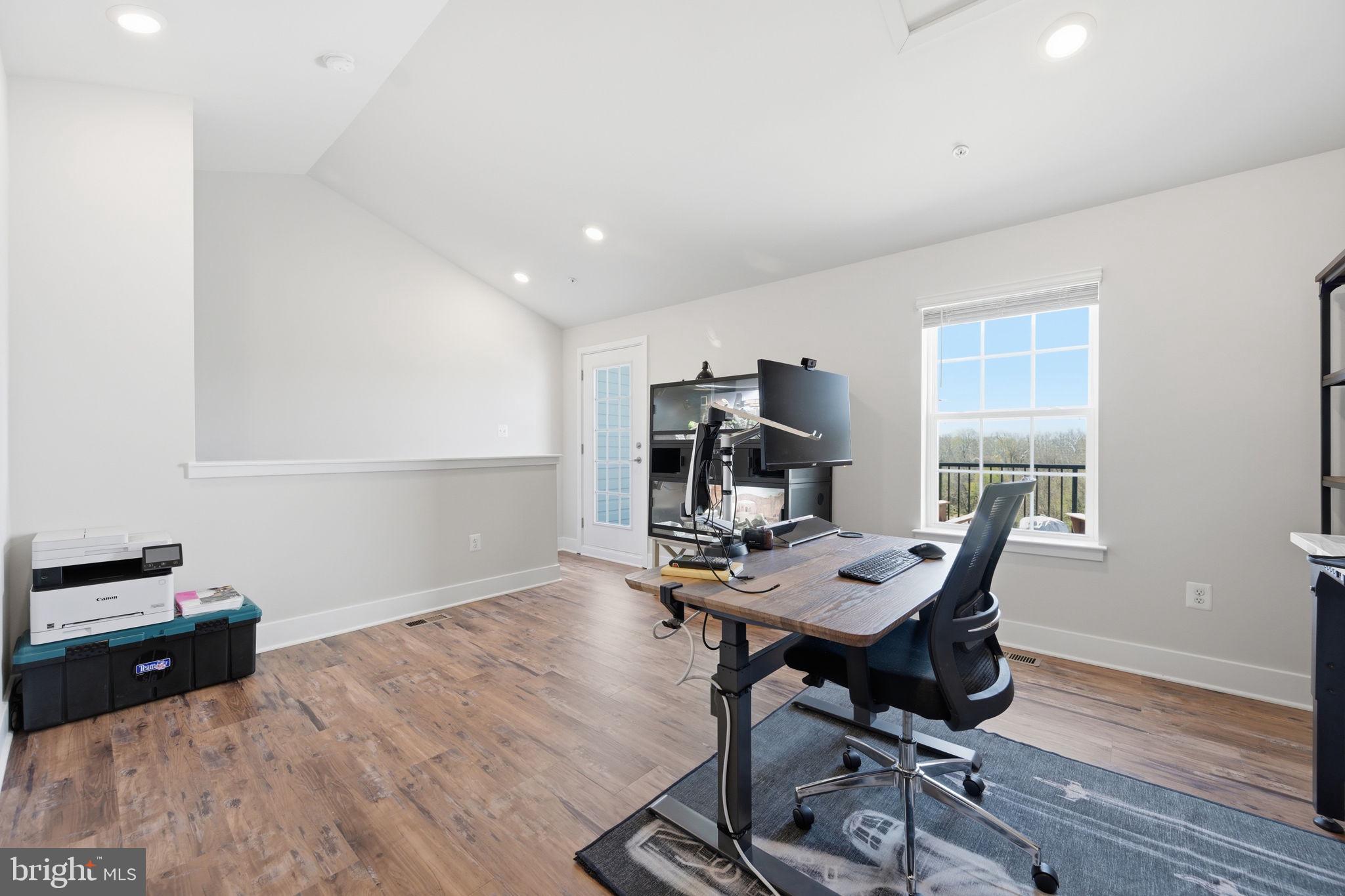 BLUE STREAM - Residential