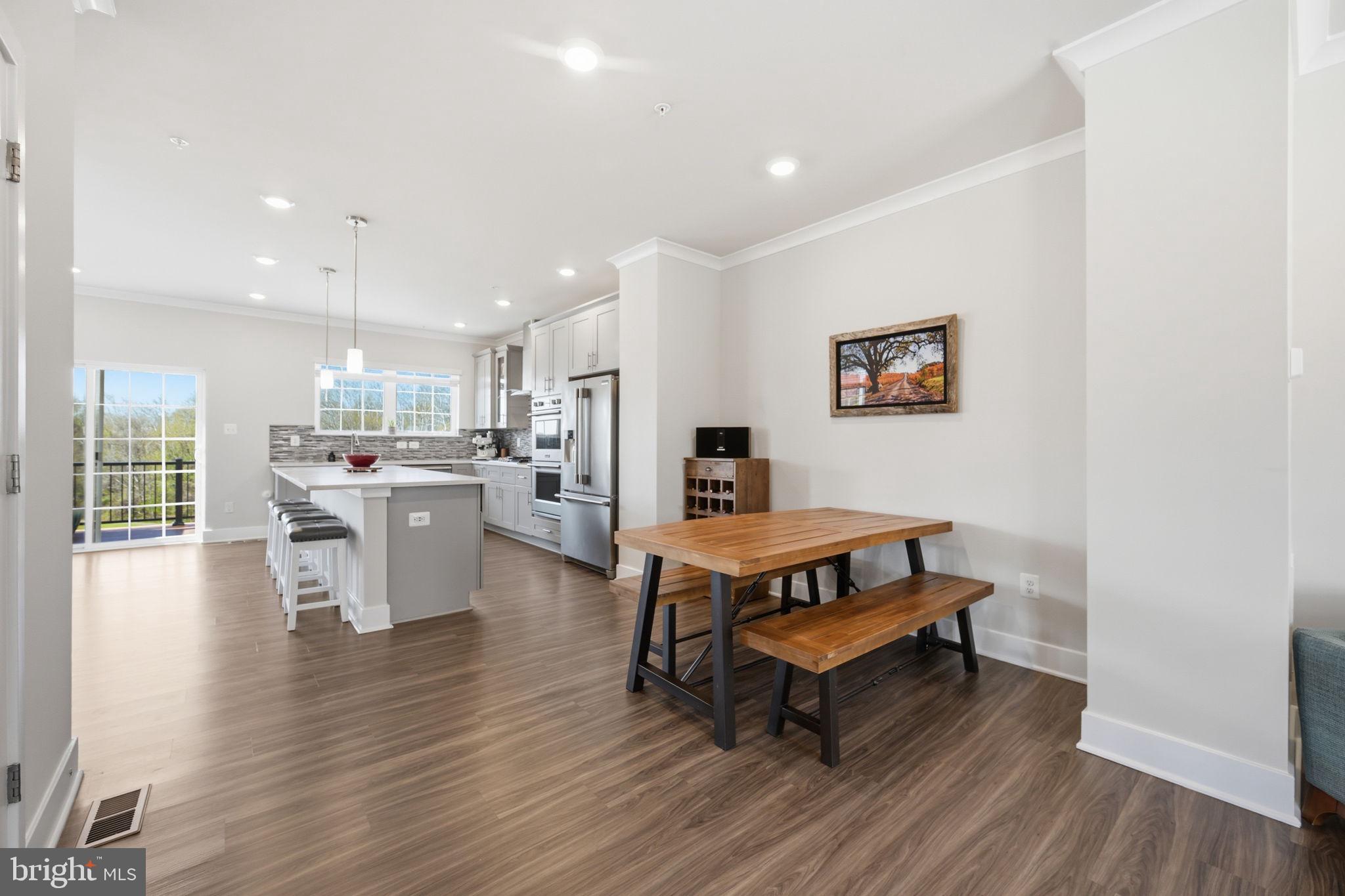 BLUE STREAM - Residential