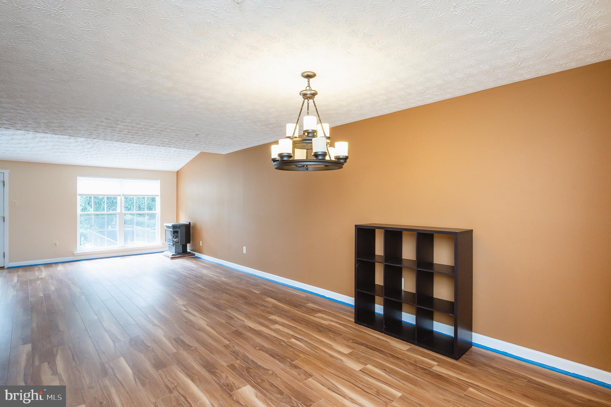 CONSTANT FRIENDSHIP - Residential Lease