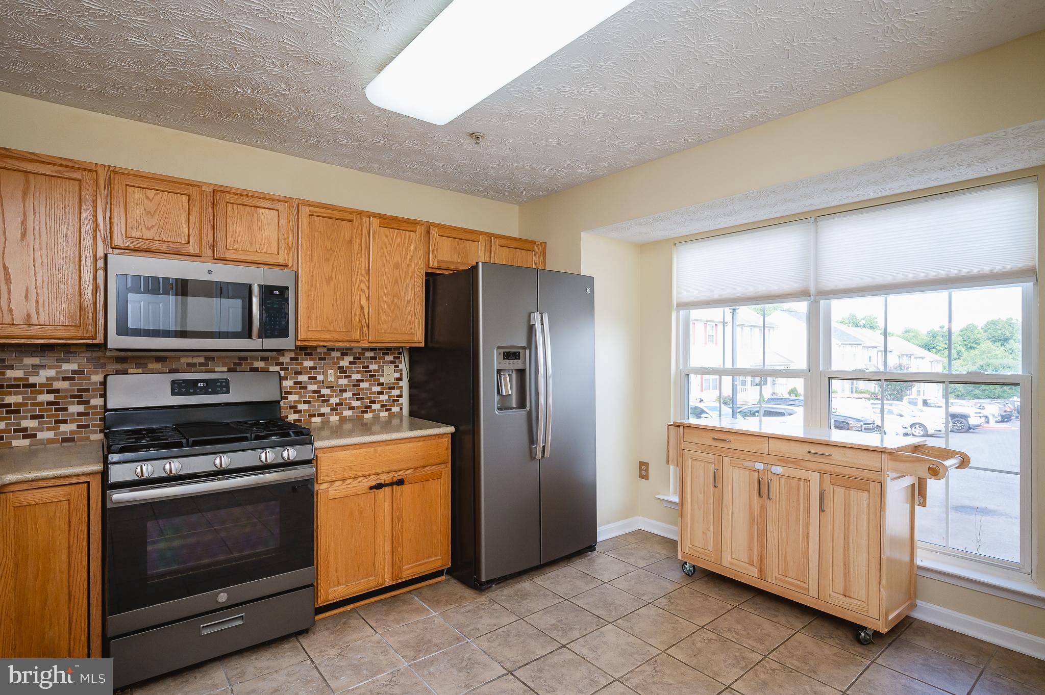 CONSTANT FRIENDSHIP - Residential Lease