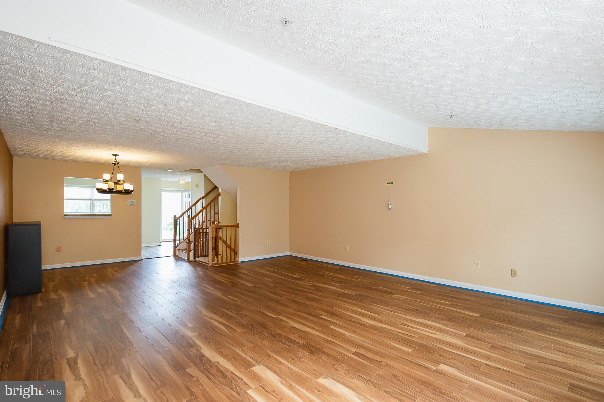 CONSTANT FRIENDSHIP - Residential Lease