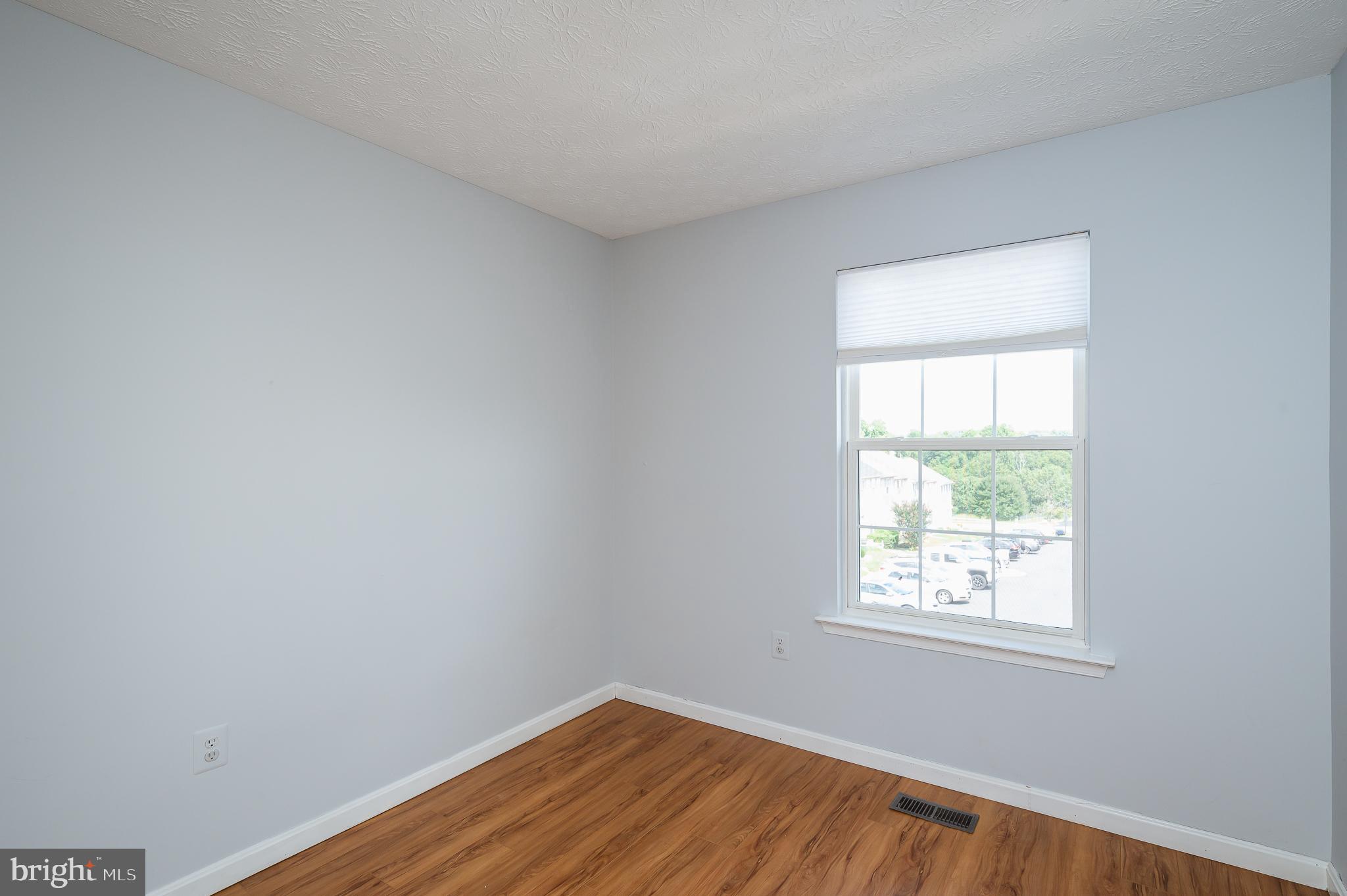 CONSTANT FRIENDSHIP - Residential Lease