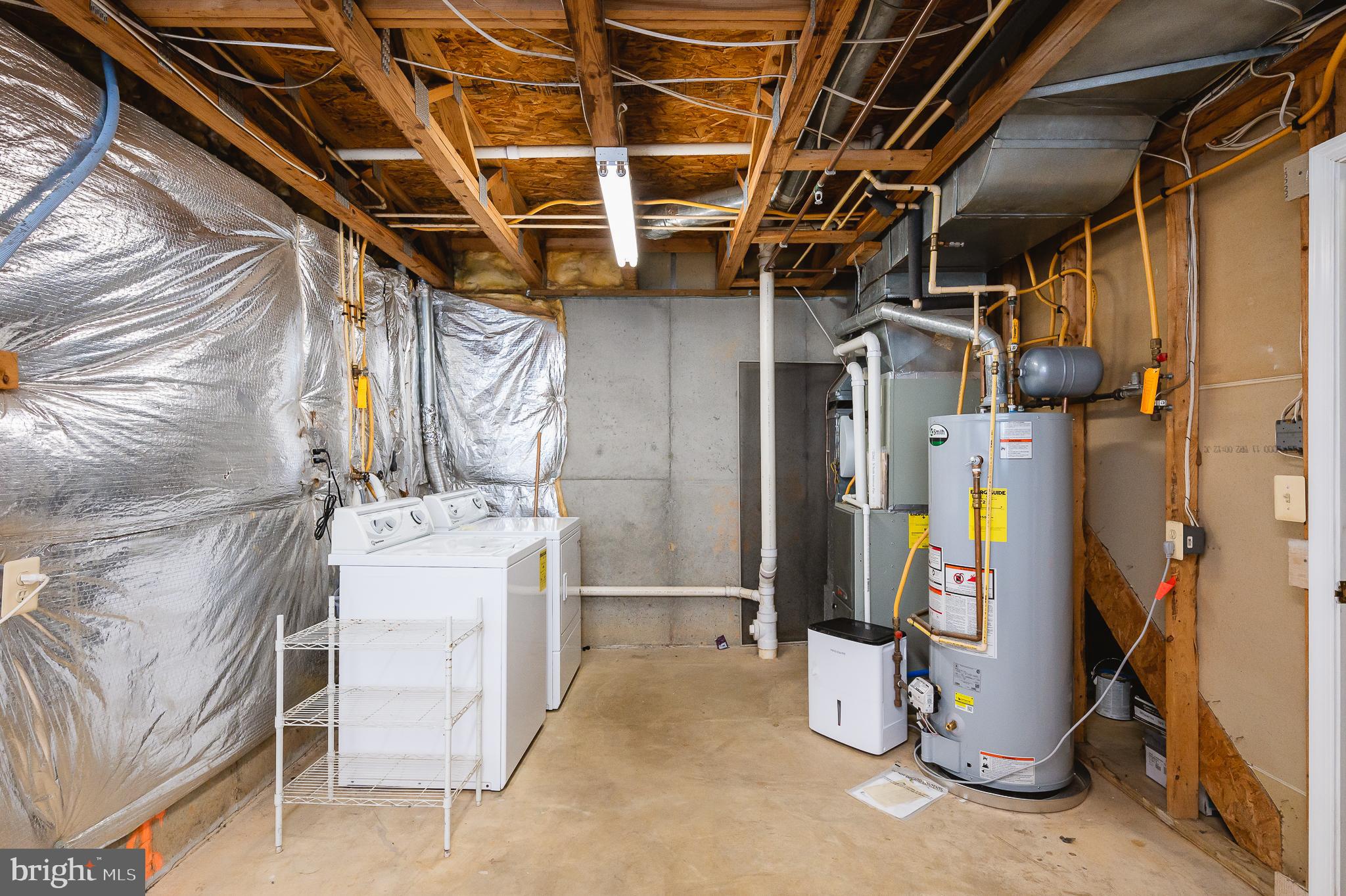 CONSTANT FRIENDSHIP - Residential Lease