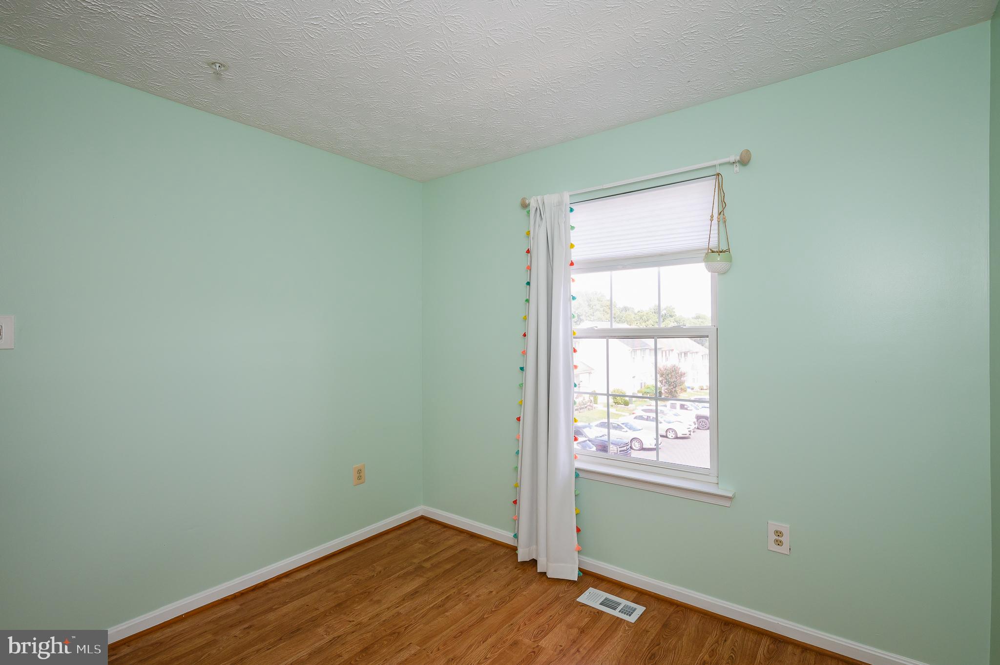 CONSTANT FRIENDSHIP - Residential Lease