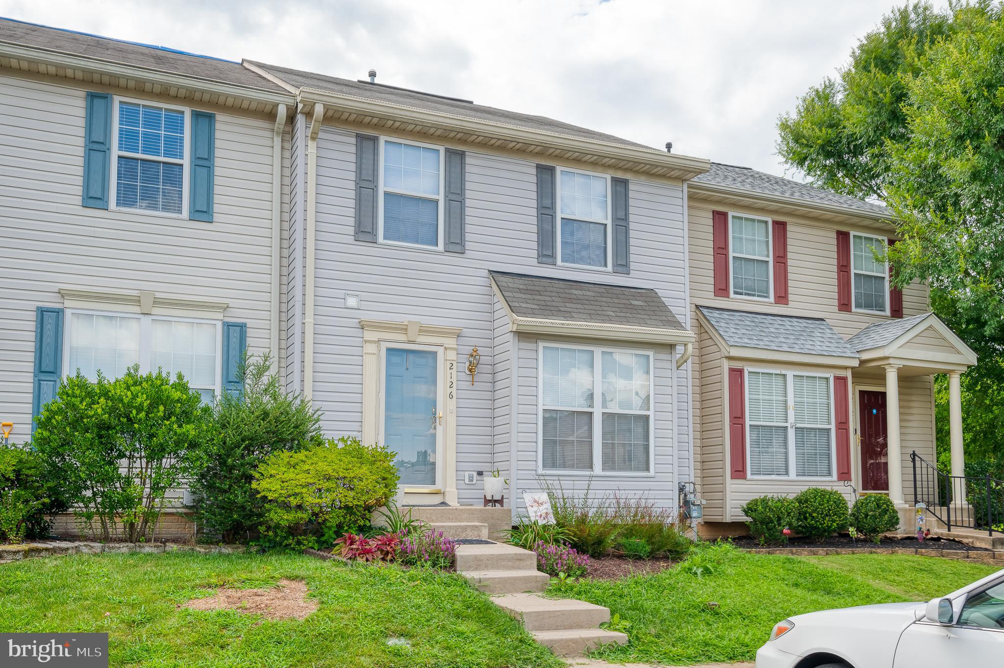 CONSTANT FRIENDSHIP - Residential Lease