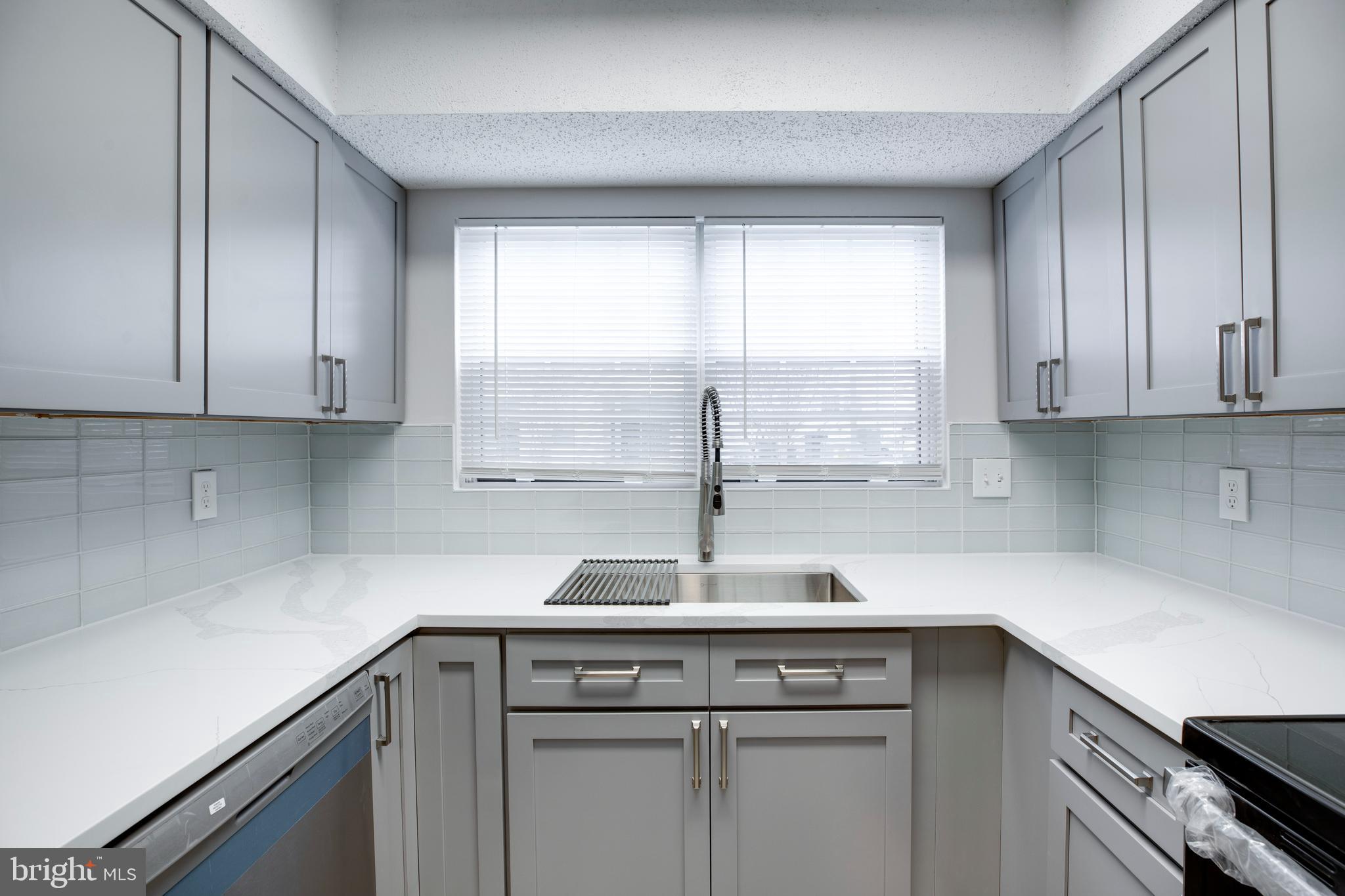 HUNTERS SQUARE - Residential