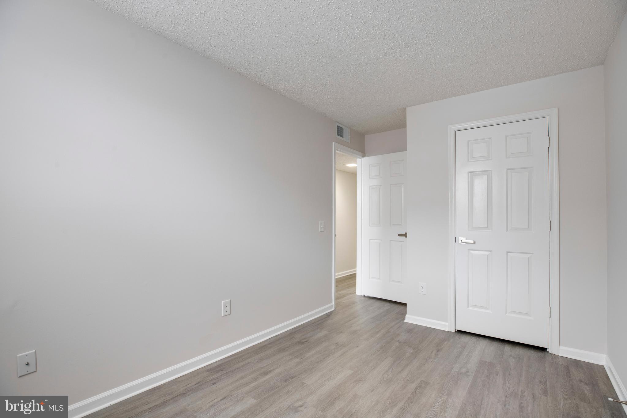 HUNTERS SQUARE - Residential