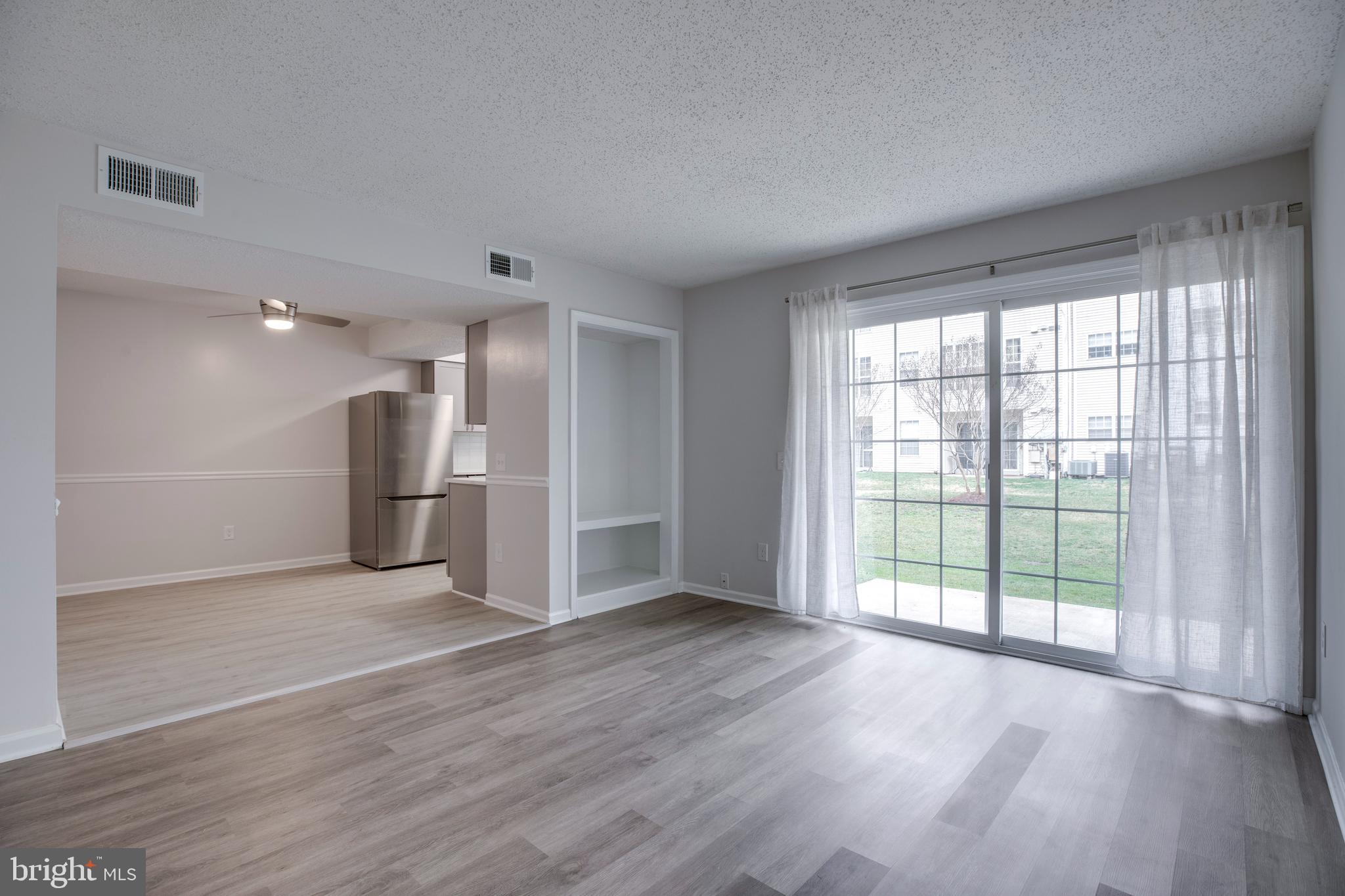 HUNTERS SQUARE - Residential