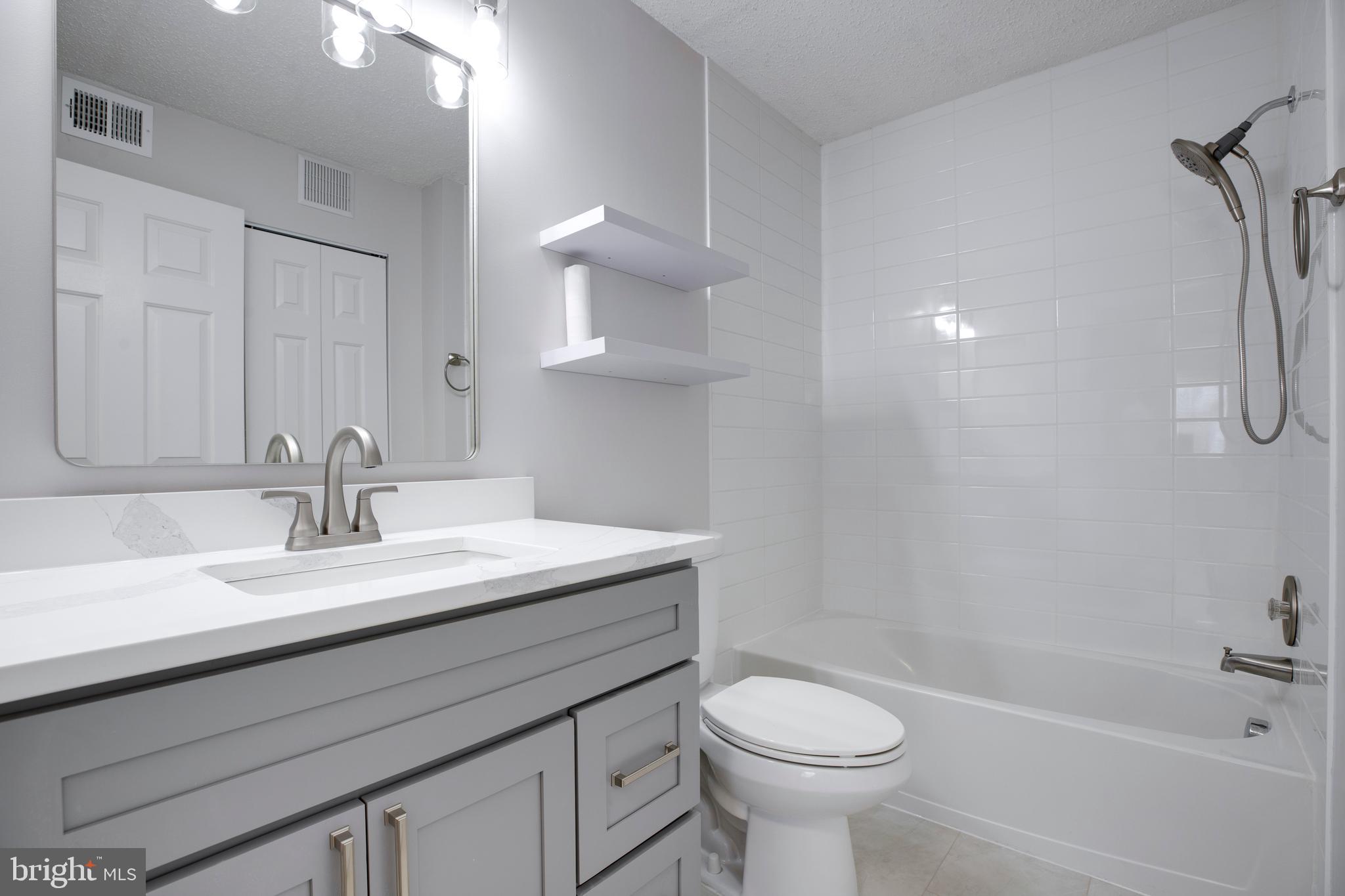 HUNTERS SQUARE - Residential