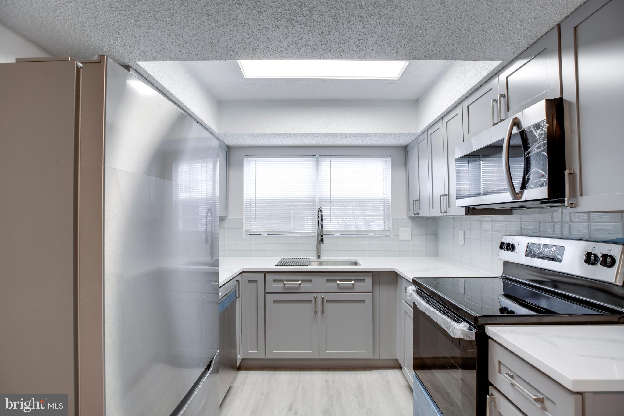 HUNTERS SQUARE - Residential