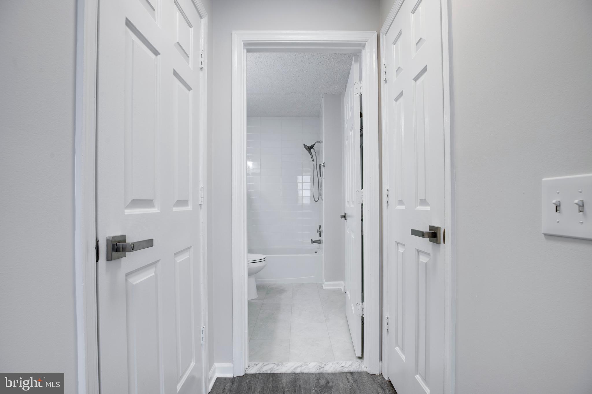 HUNTERS SQUARE - Residential