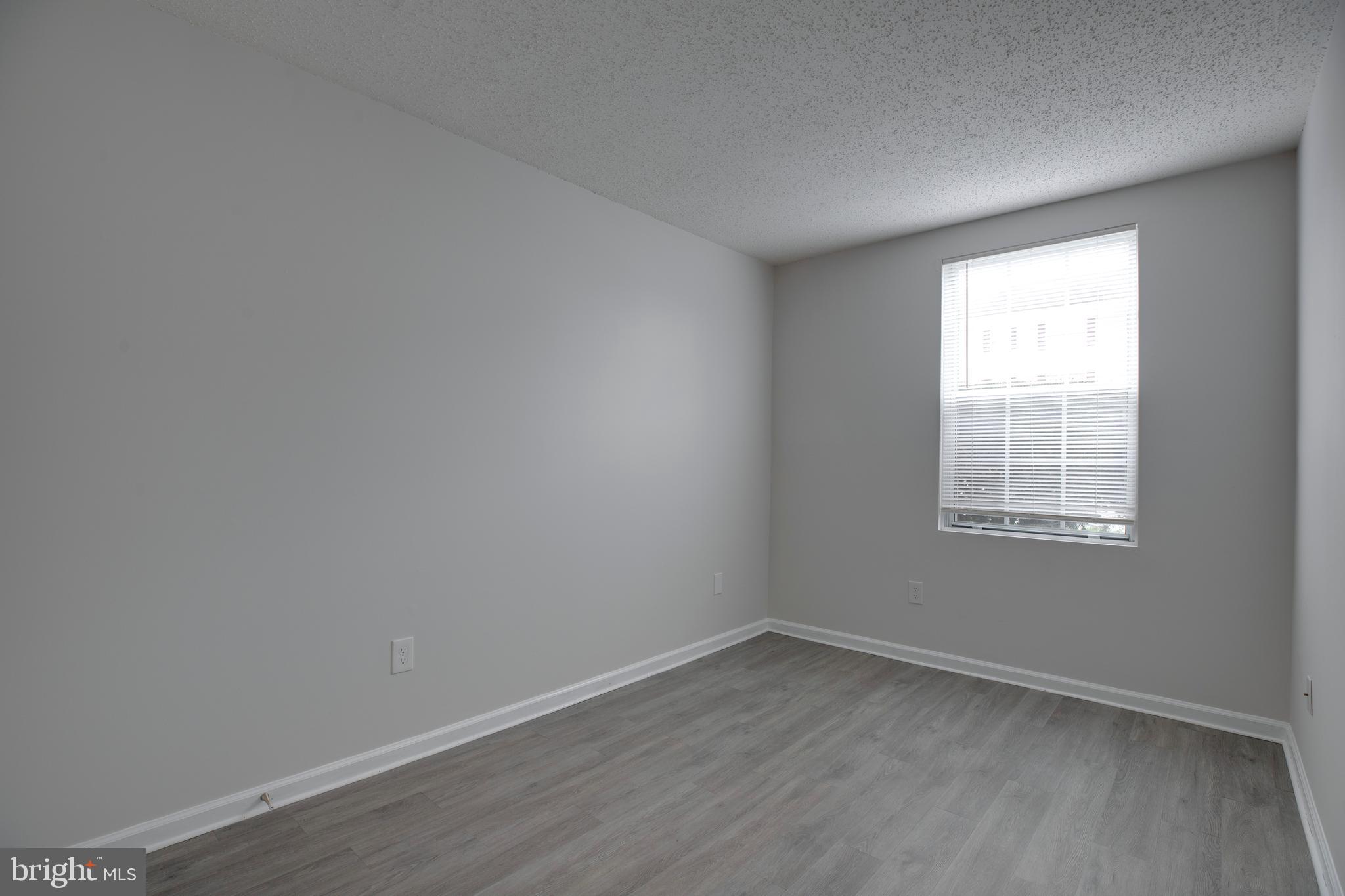 HUNTERS SQUARE - Residential