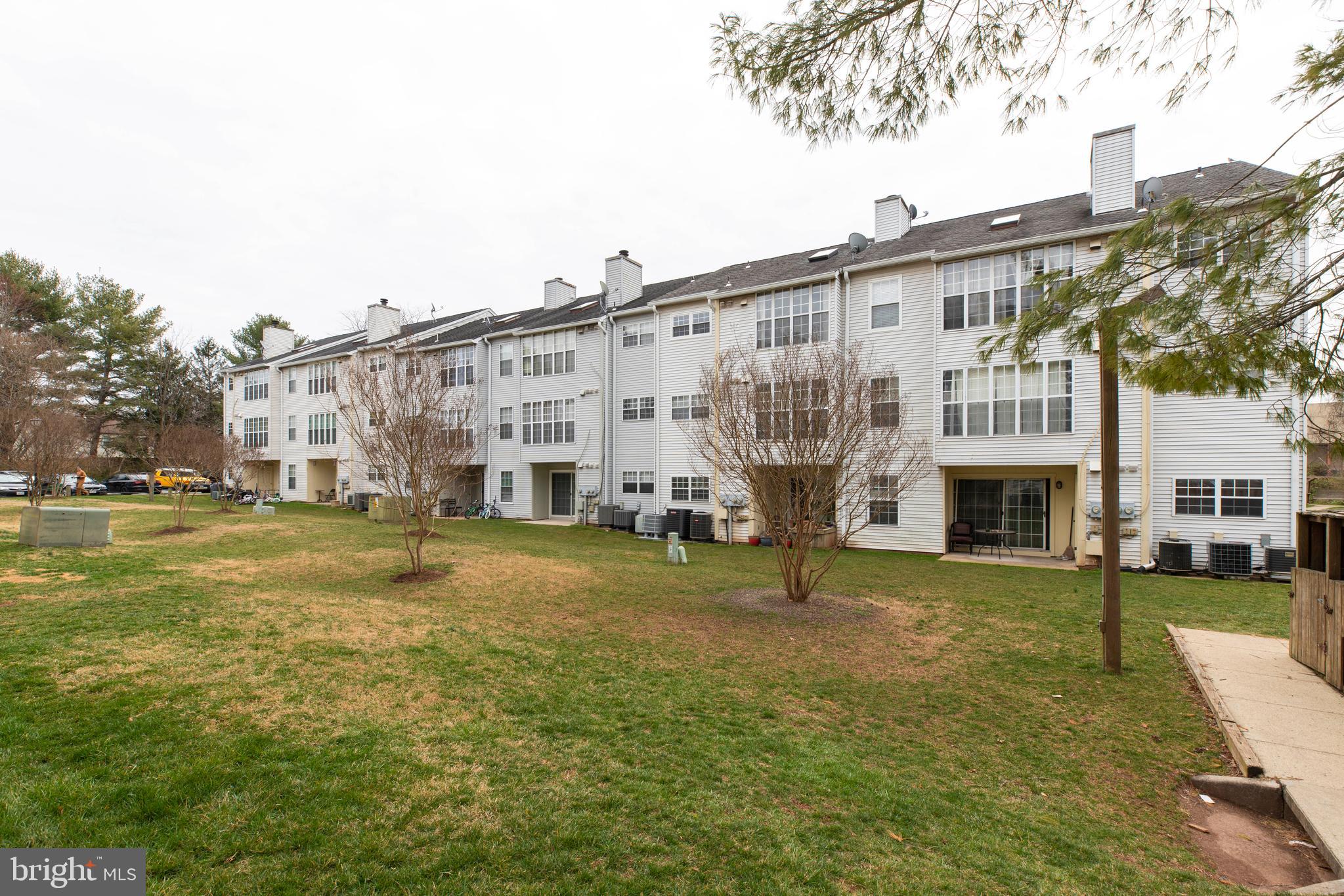 HUNTERS SQUARE - Residential