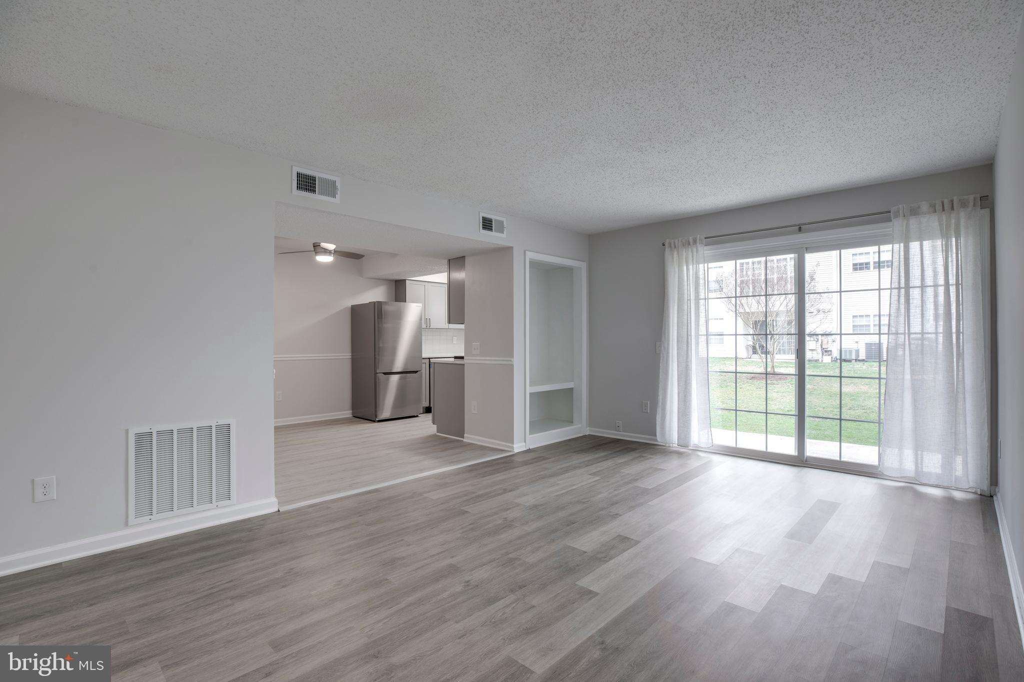 HUNTERS SQUARE - Residential