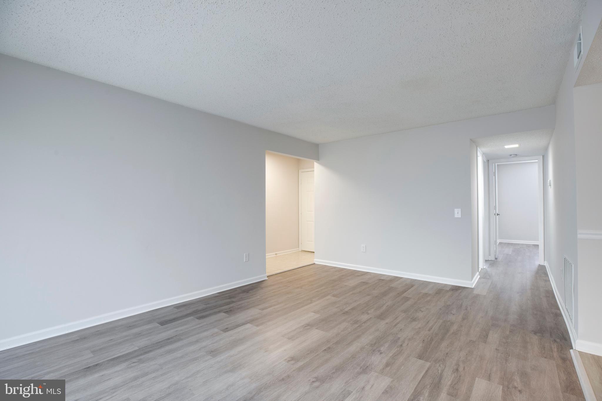 HUNTERS SQUARE - Residential