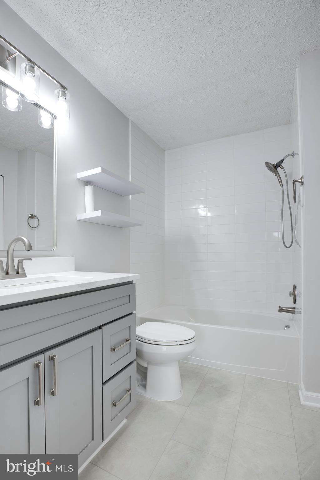 HUNTERS SQUARE - Residential