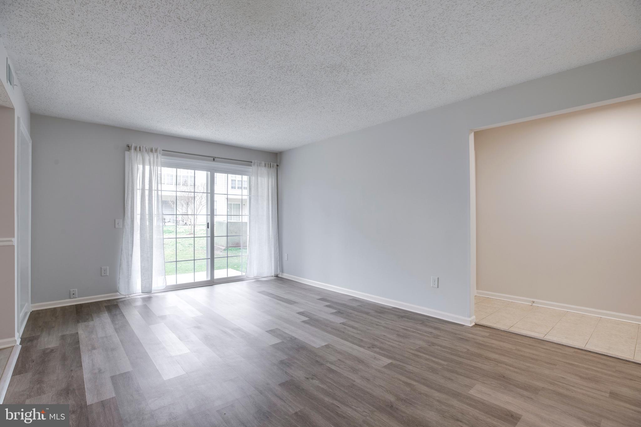 HUNTERS SQUARE - Residential