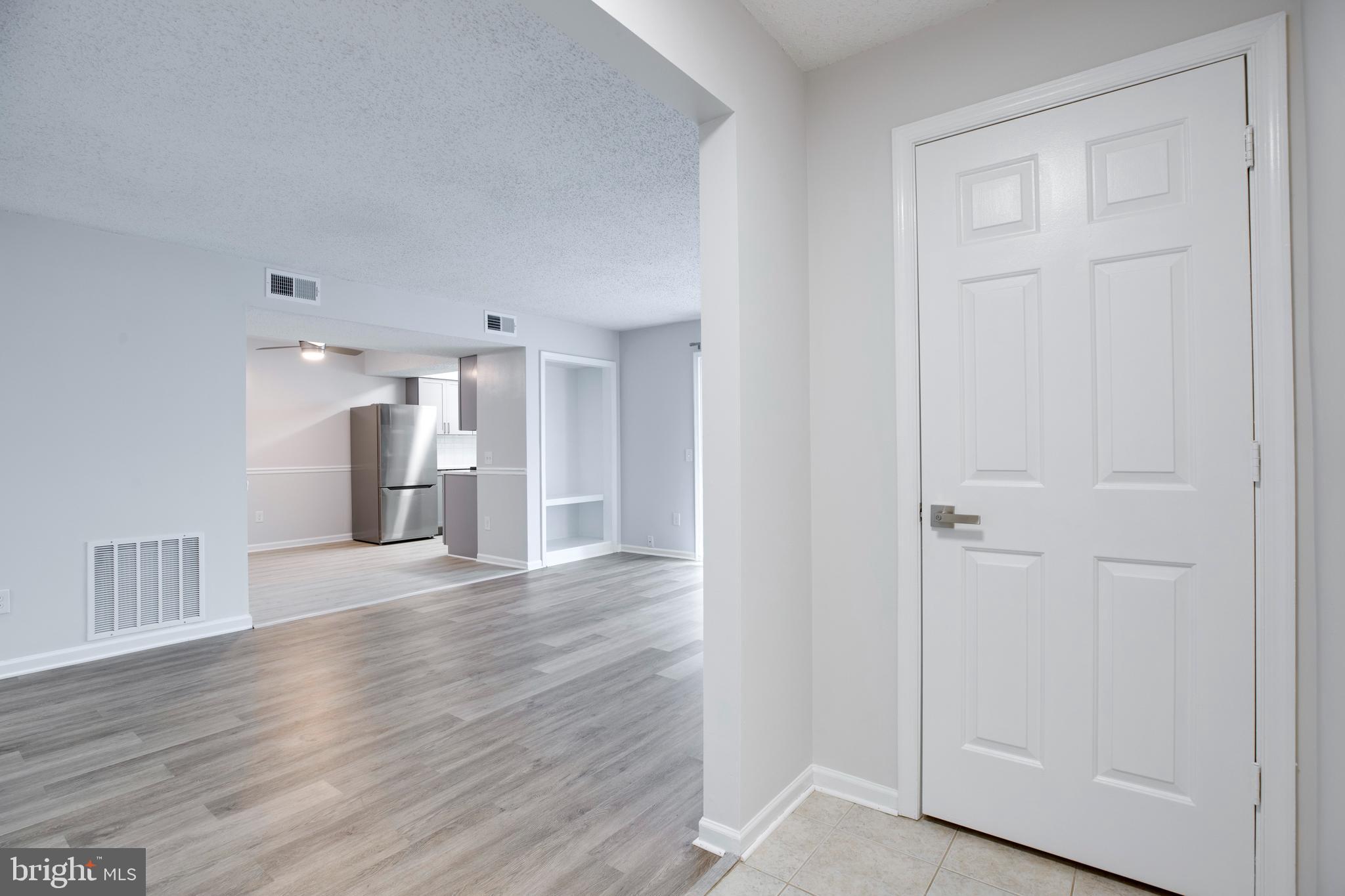 HUNTERS SQUARE - Residential