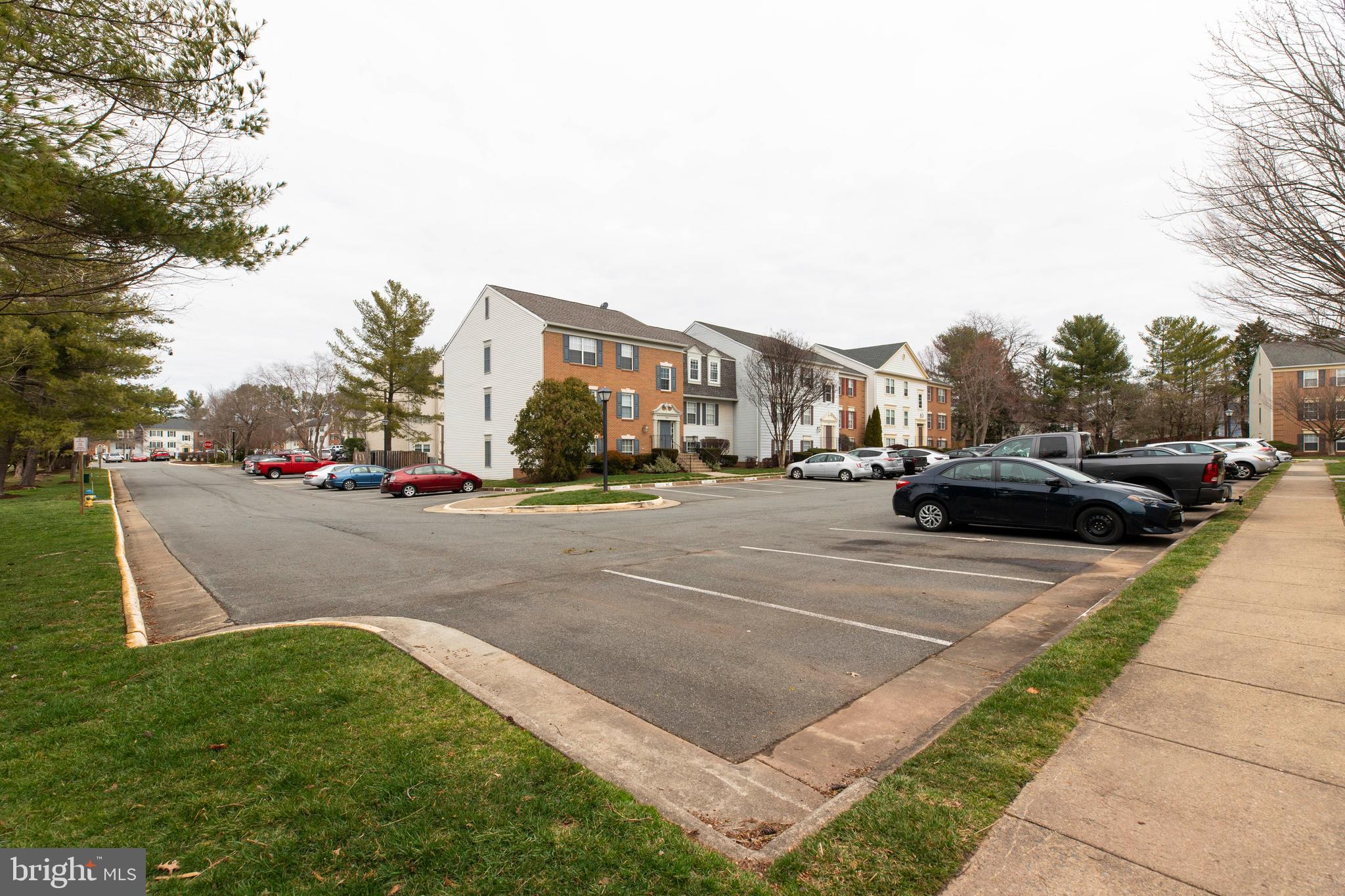 HUNTERS SQUARE - Residential