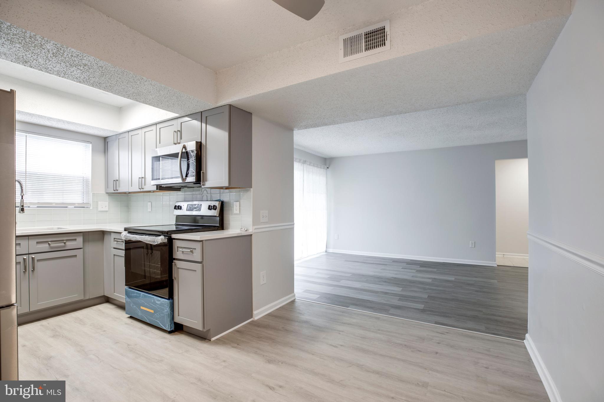 HUNTERS SQUARE - Residential