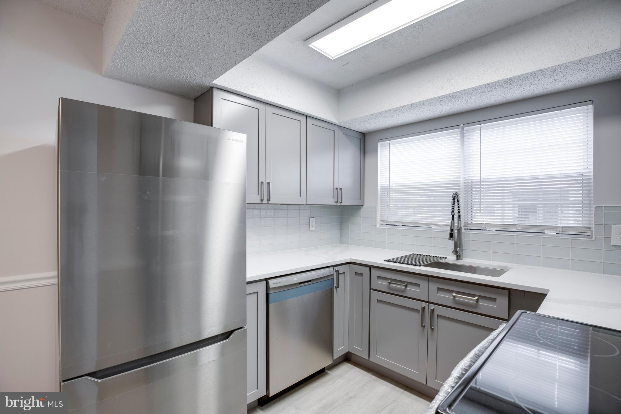 HUNTERS SQUARE - Residential