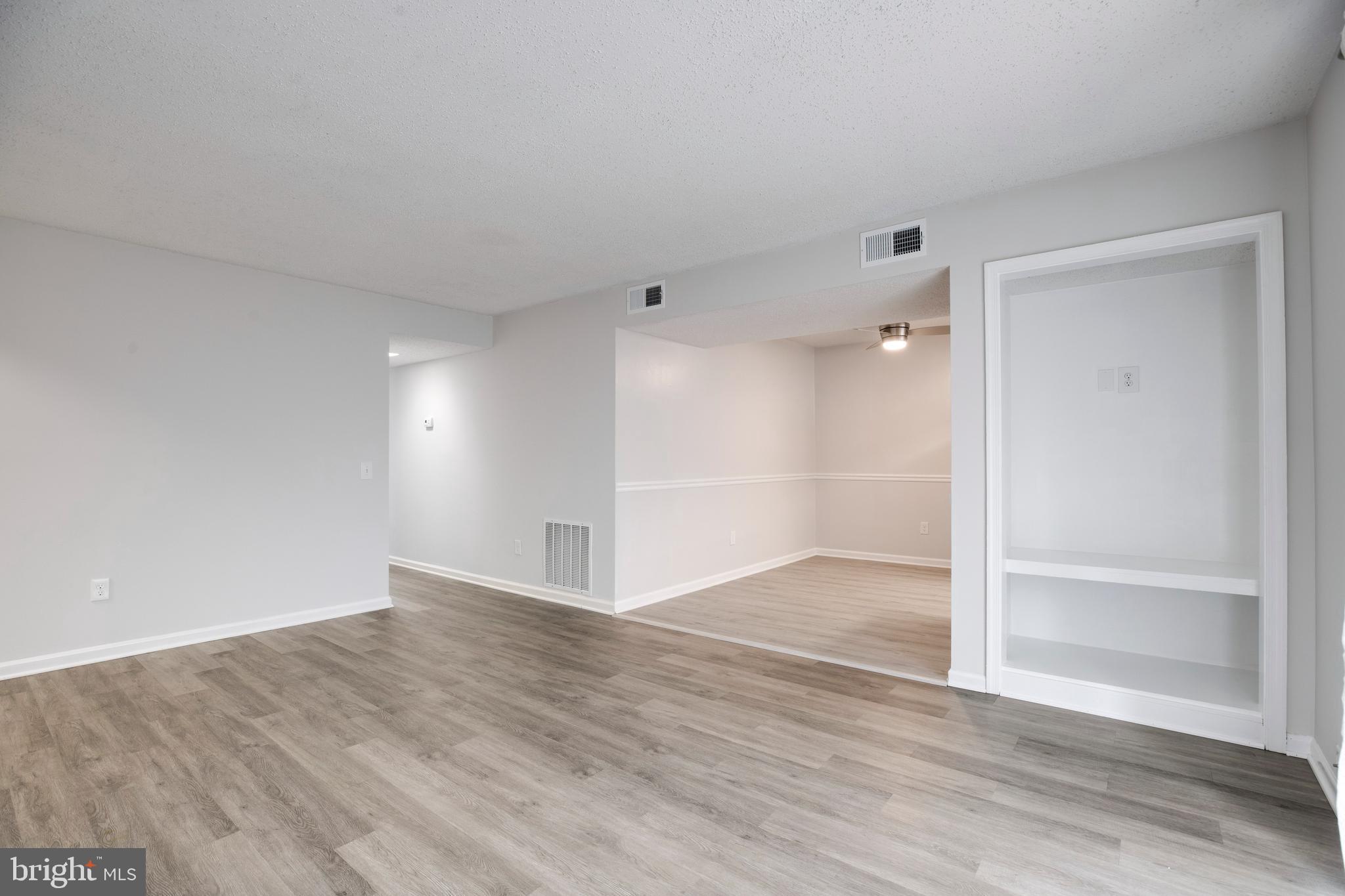 HUNTERS SQUARE - Residential