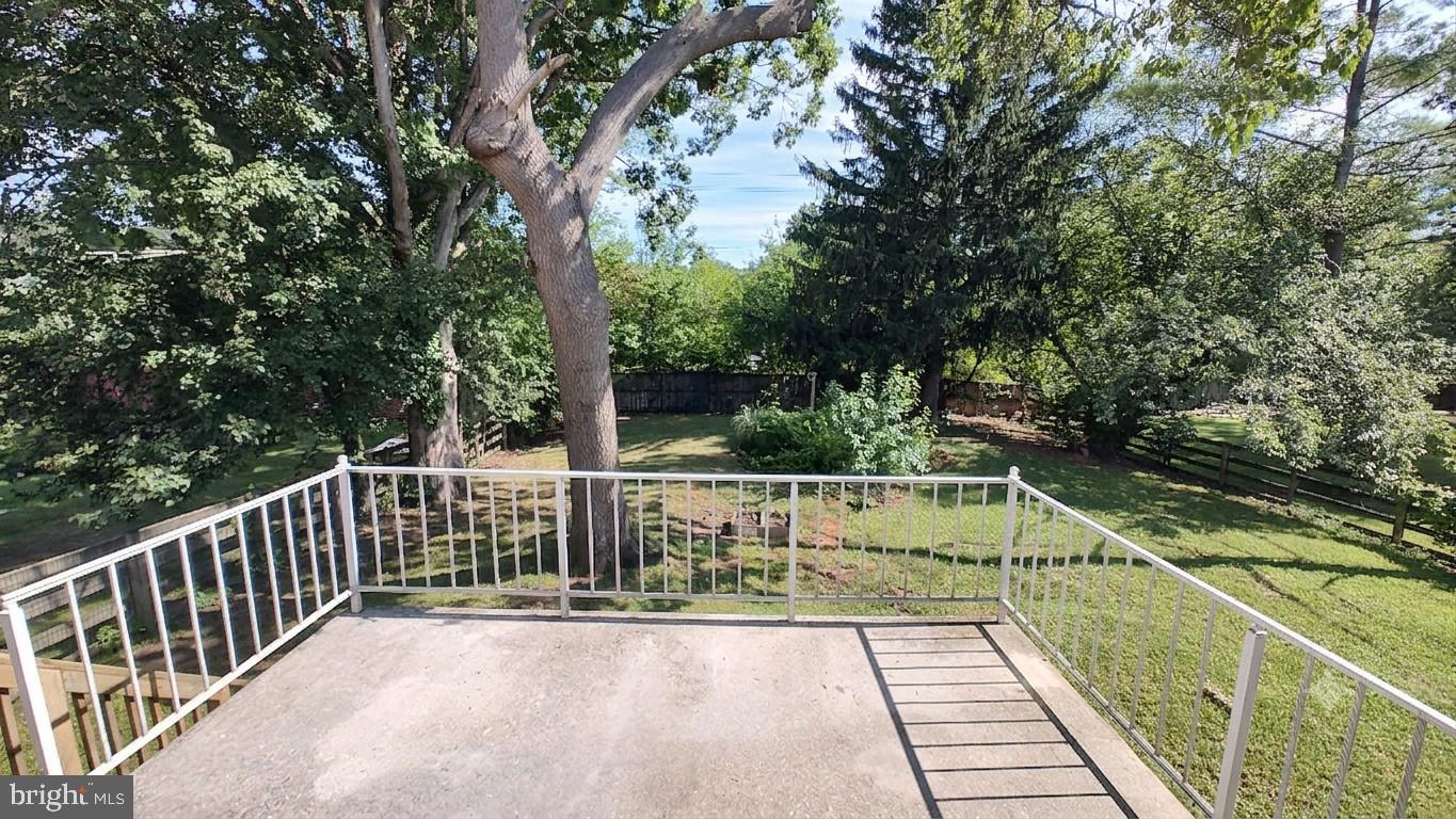 8638 SAXON CIRCLE