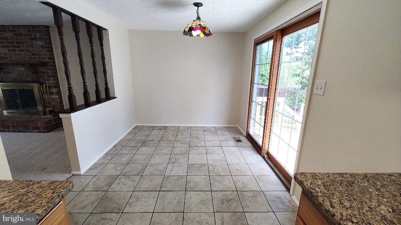 8638 SAXON CIRCLE