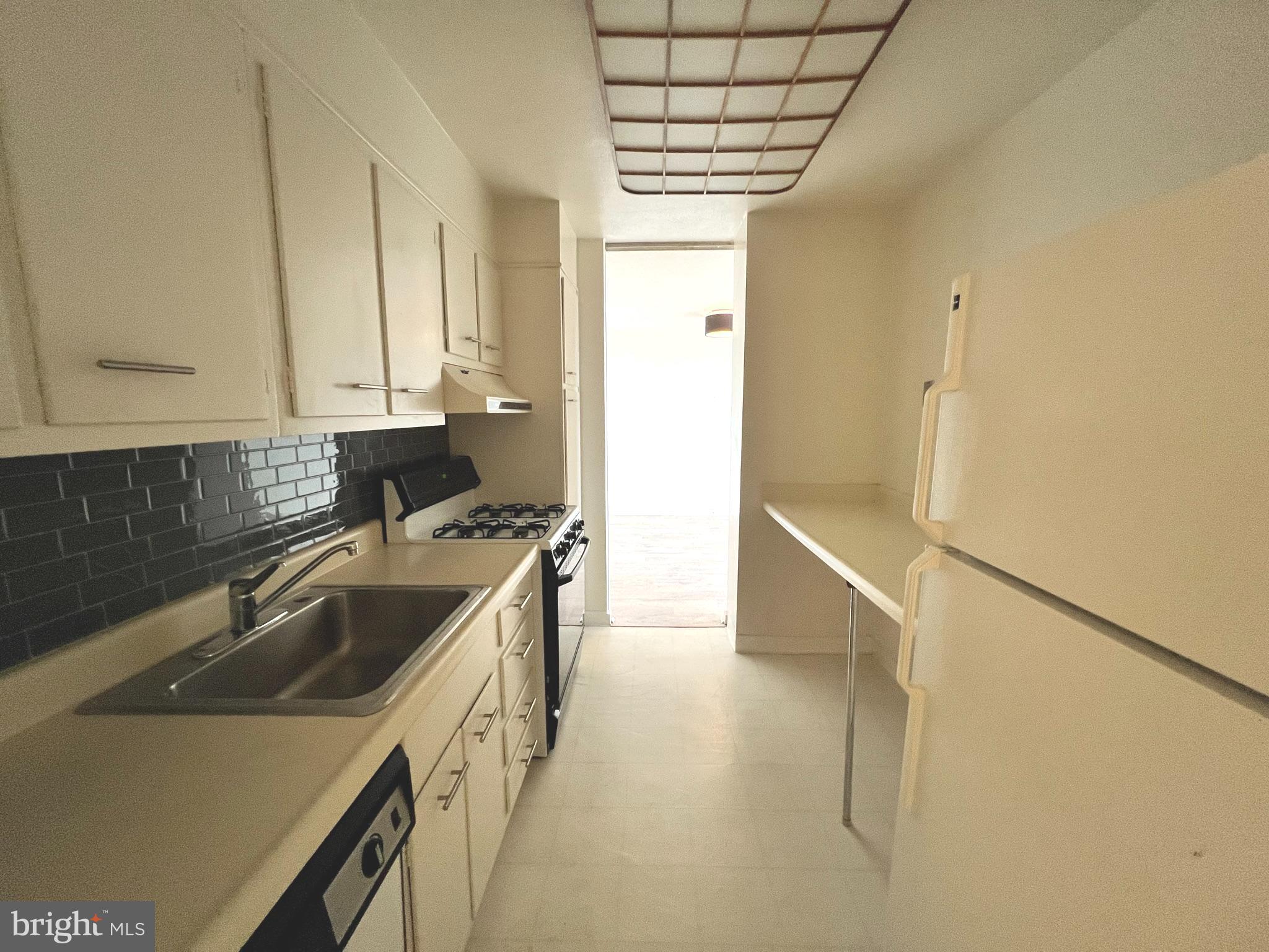 604 S WASHINGTON SQUARE 36 1505