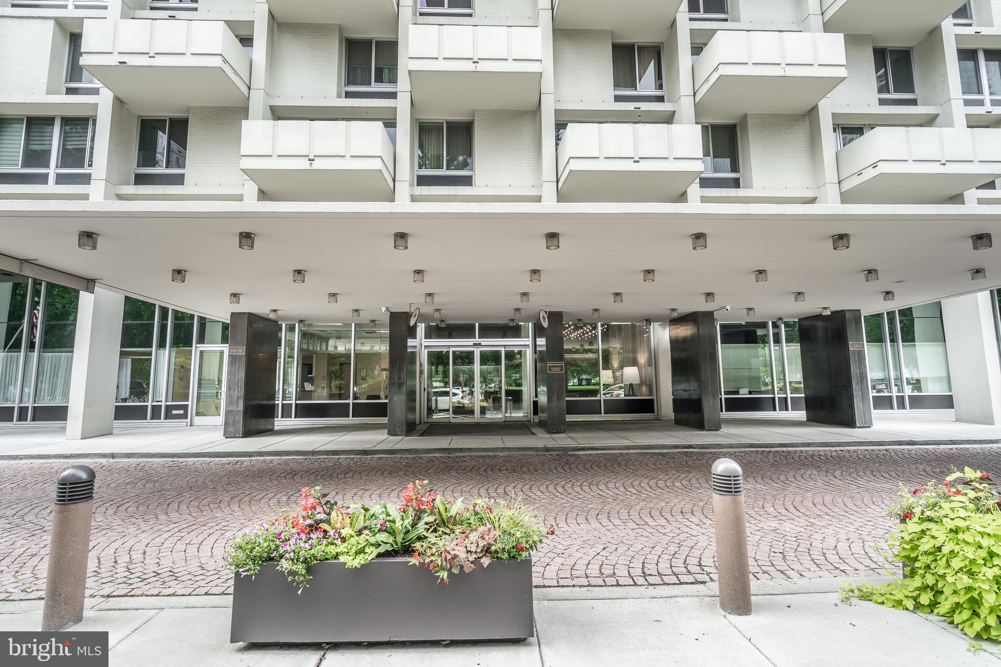 WASHINGTON SQ - Residential Lease