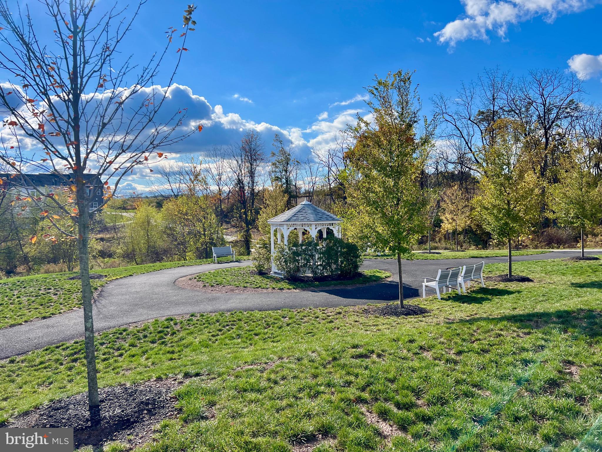 FOXWOOD RIDGE - Residential